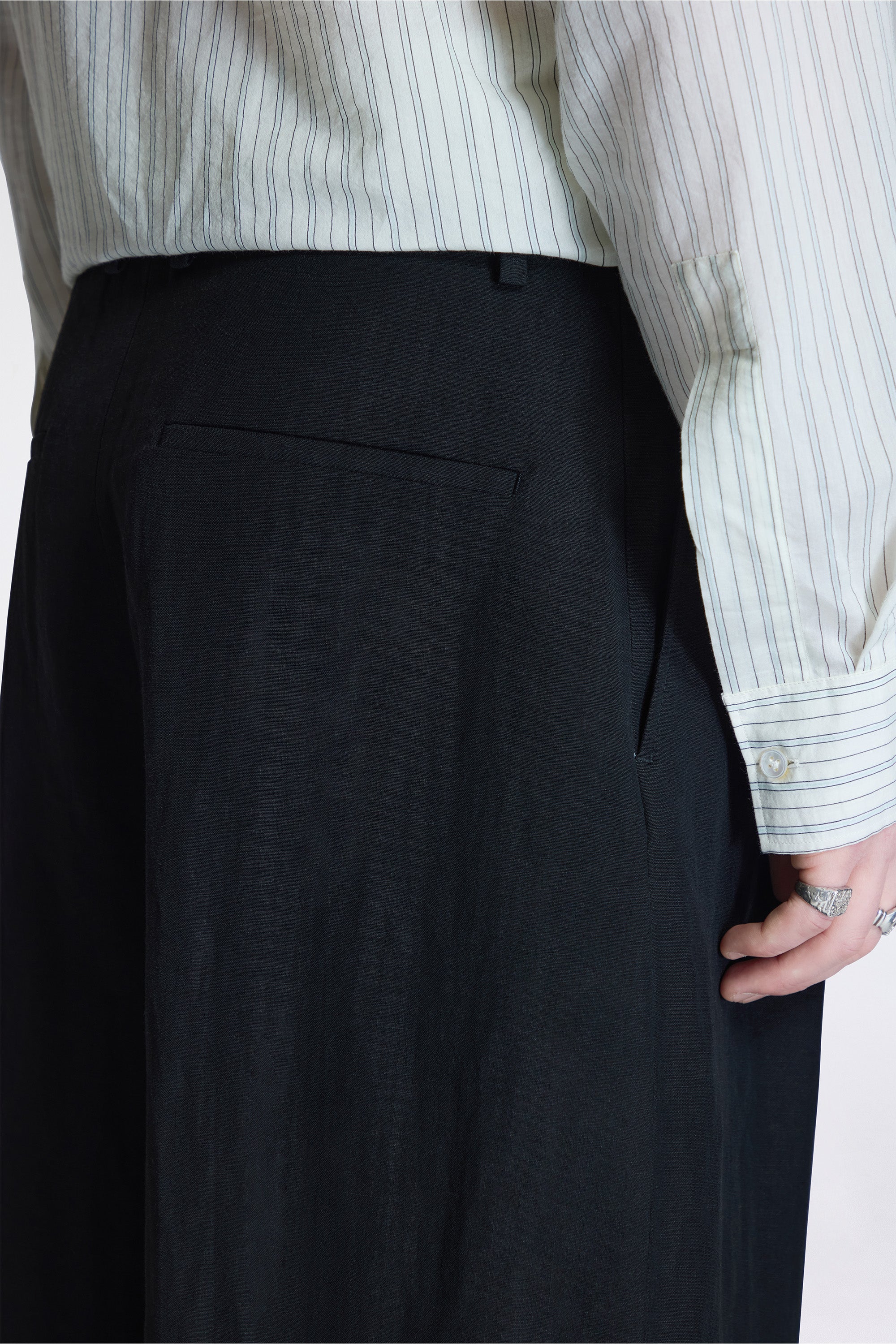 Line Pant Black