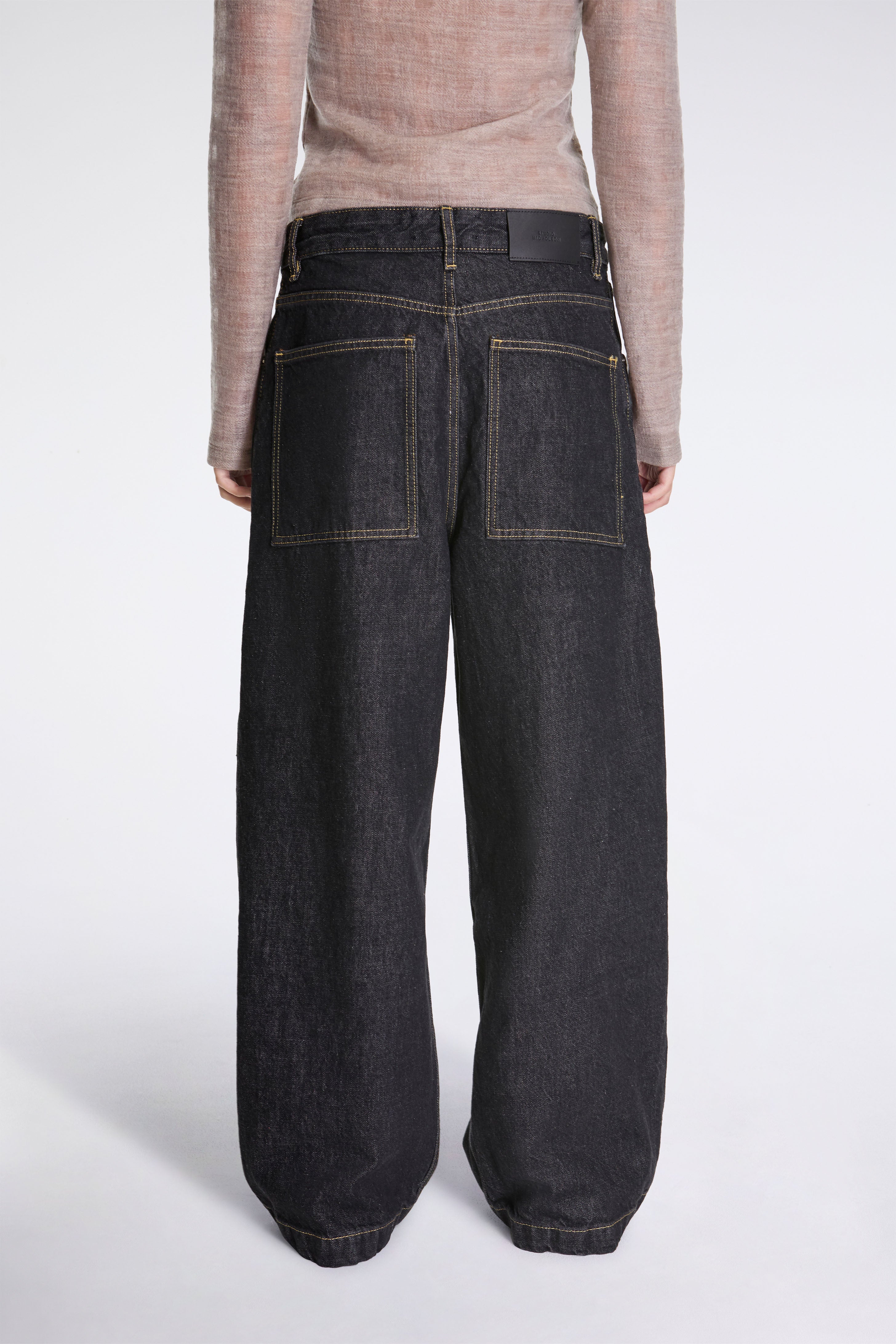 Nieve Curved Leg Pant Black