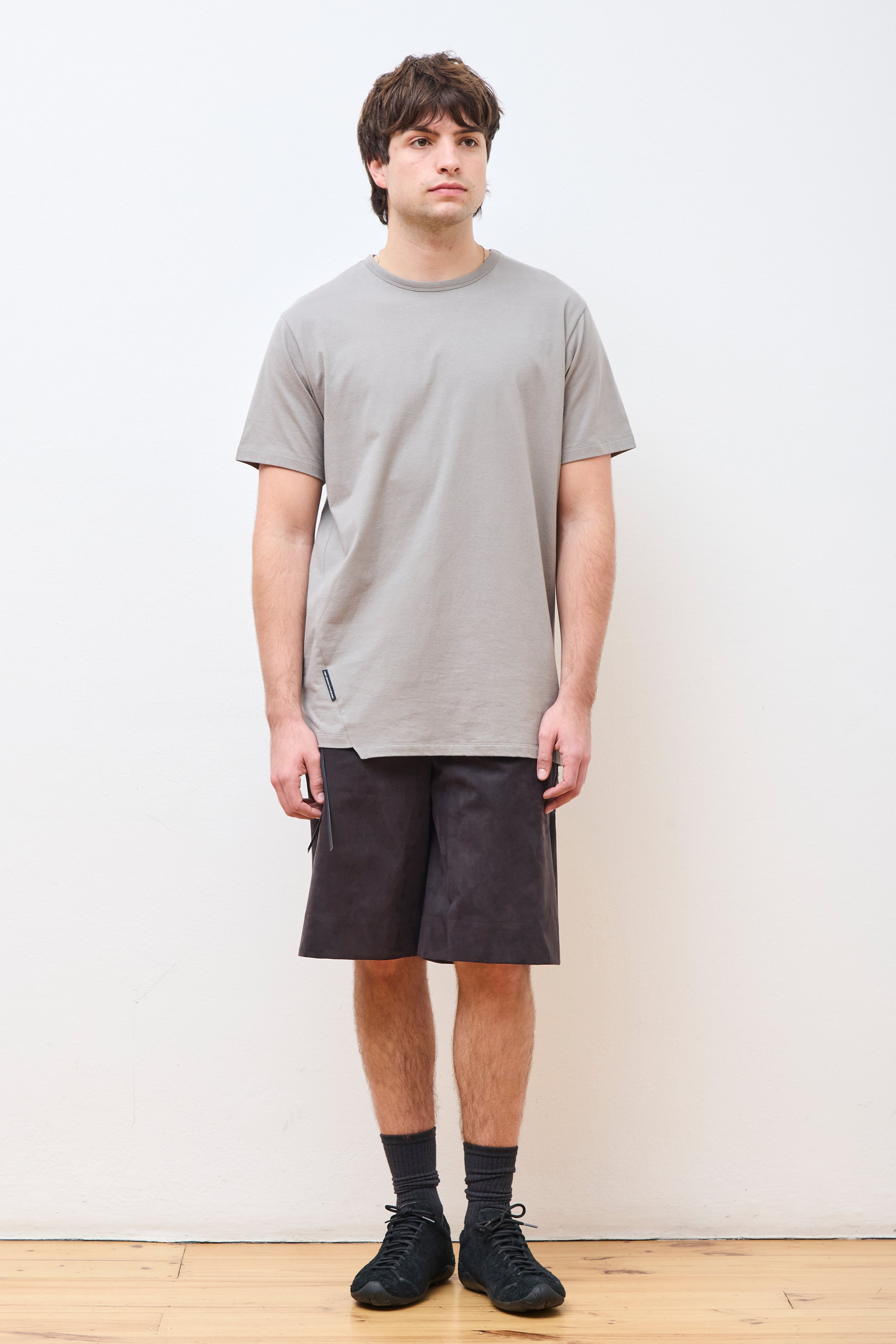 8.0 Tee Center Warm Grey