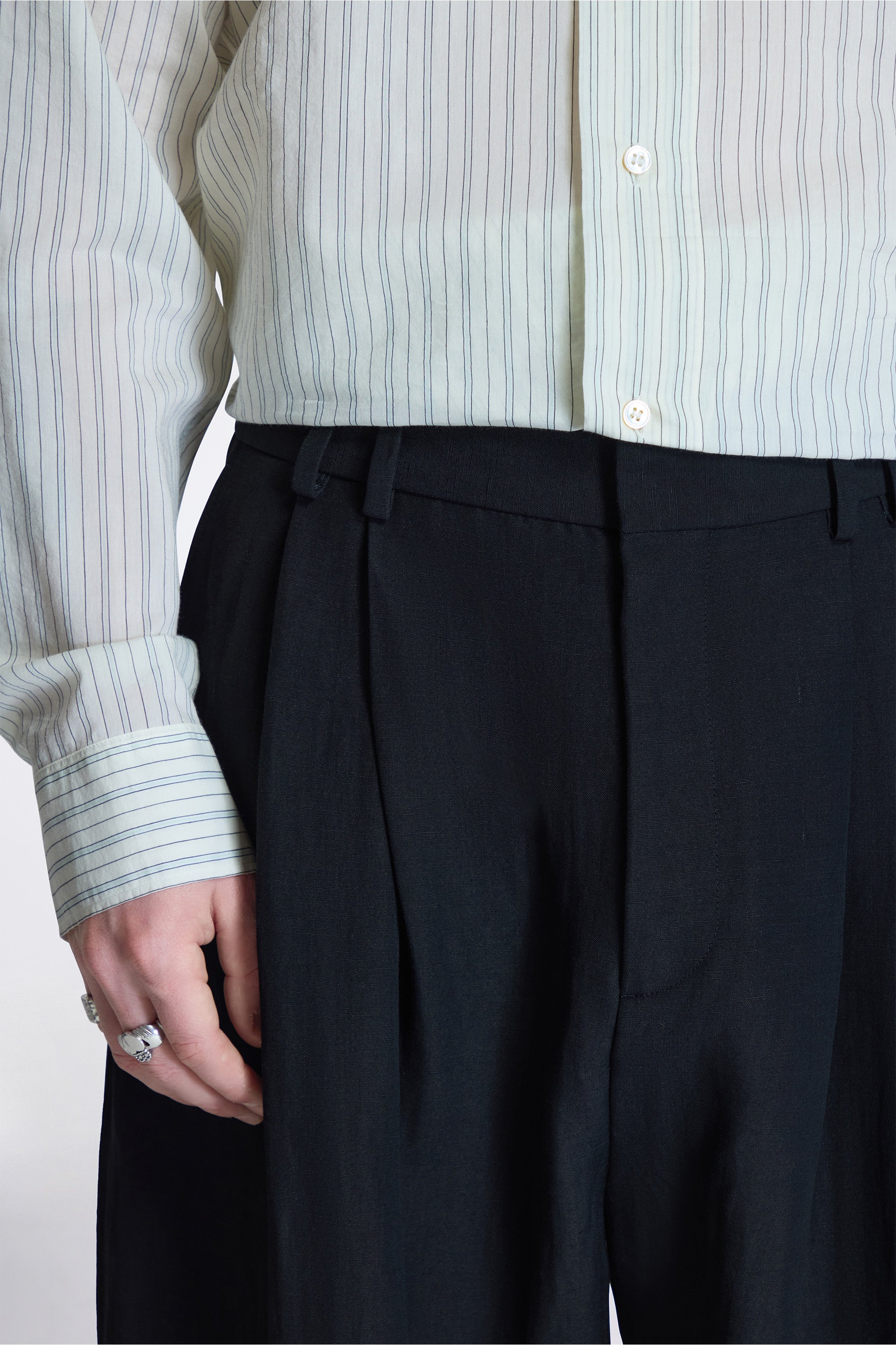 Line Pant Black