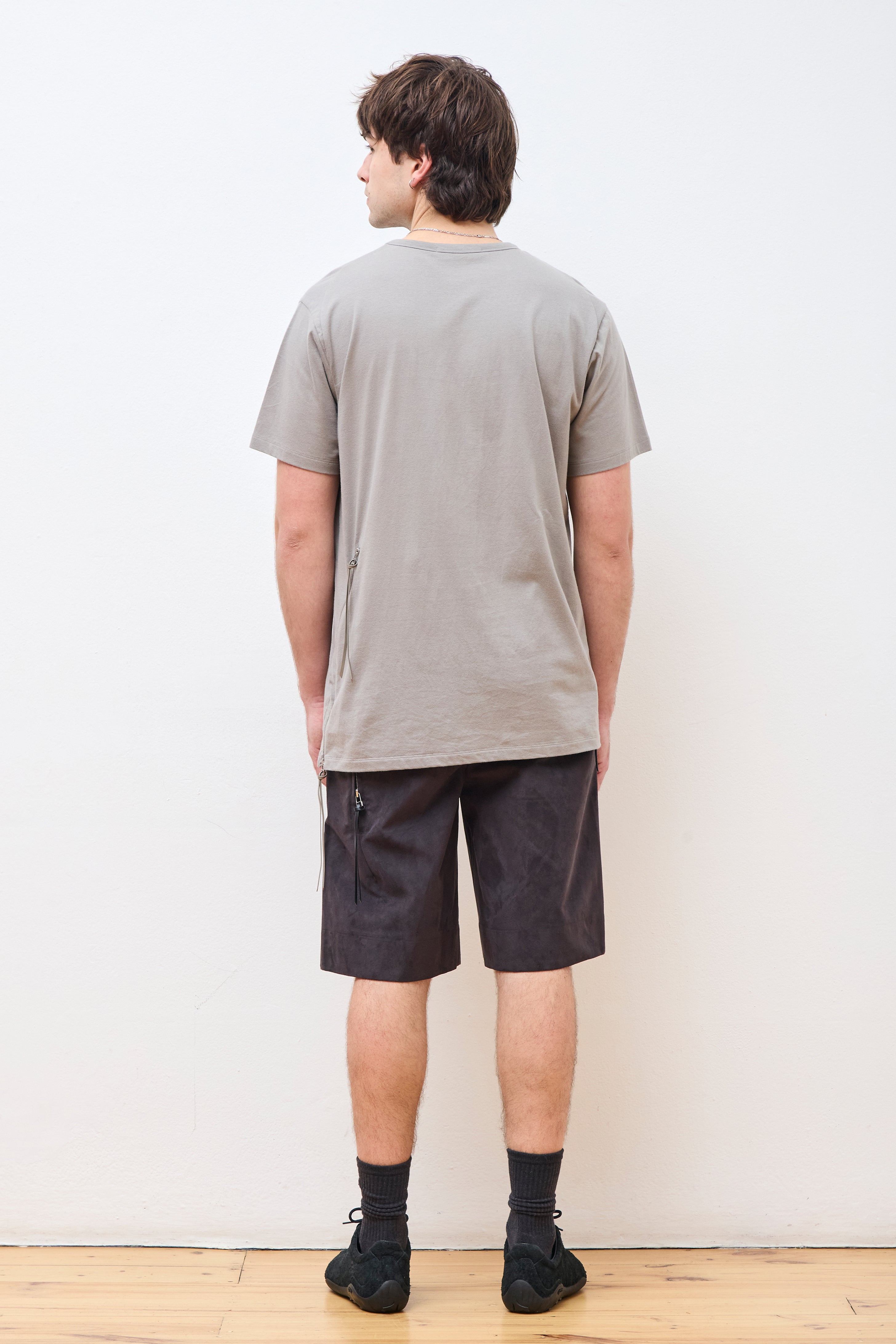 8.0 Tee Center Warm Grey