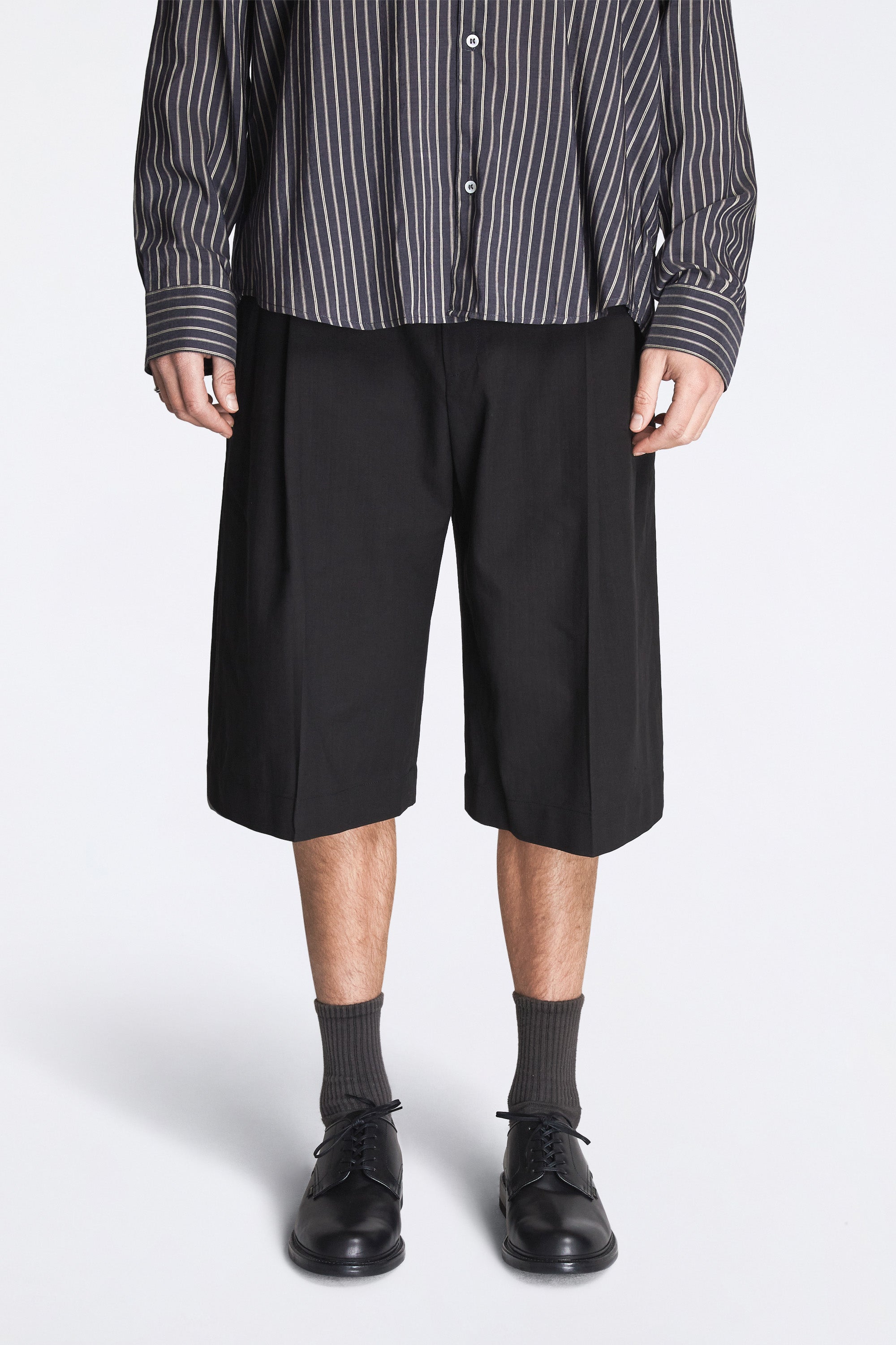 Fowld Broken Twill Shorts Black