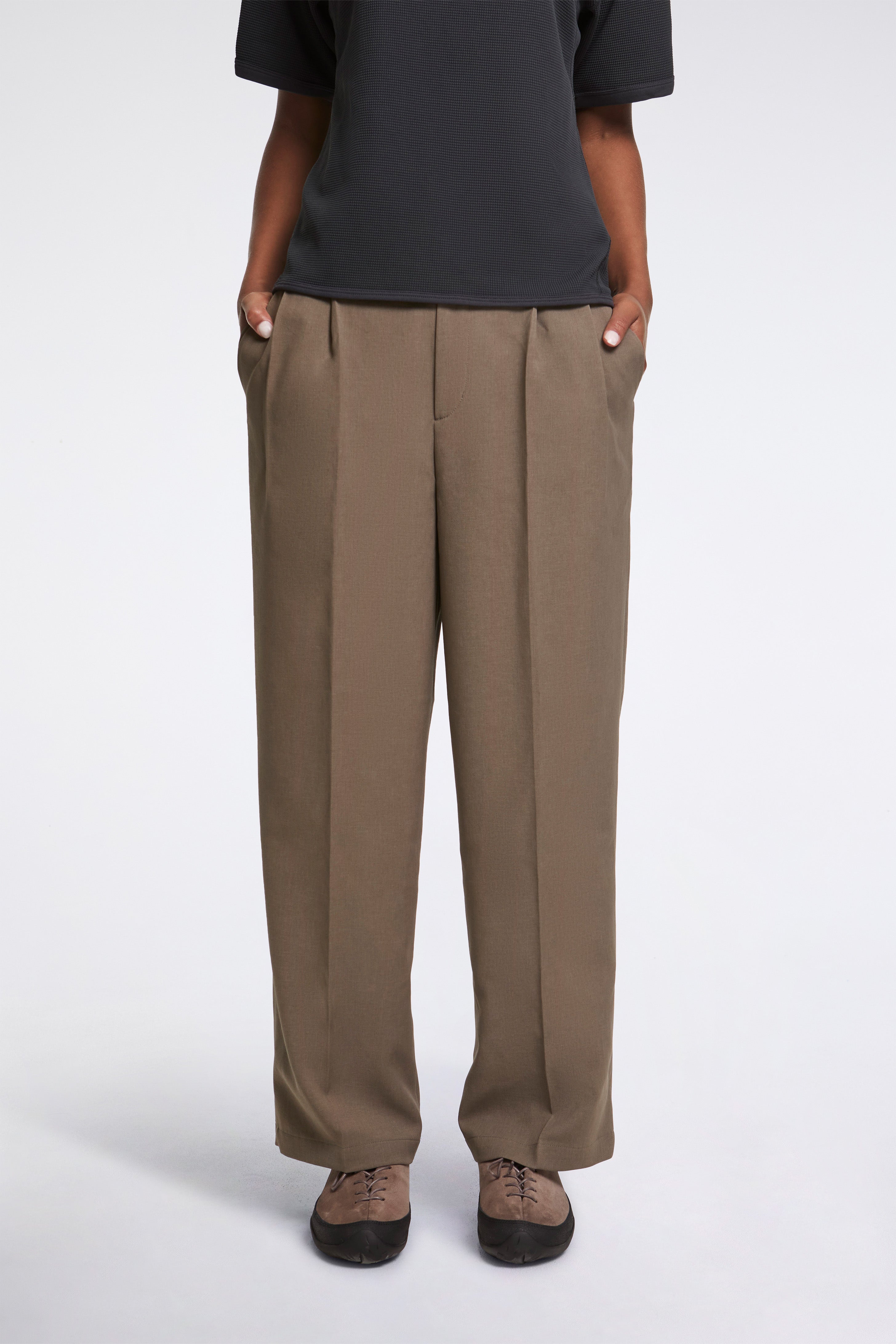 W's 2-Tuck Straight Pants Sand Land