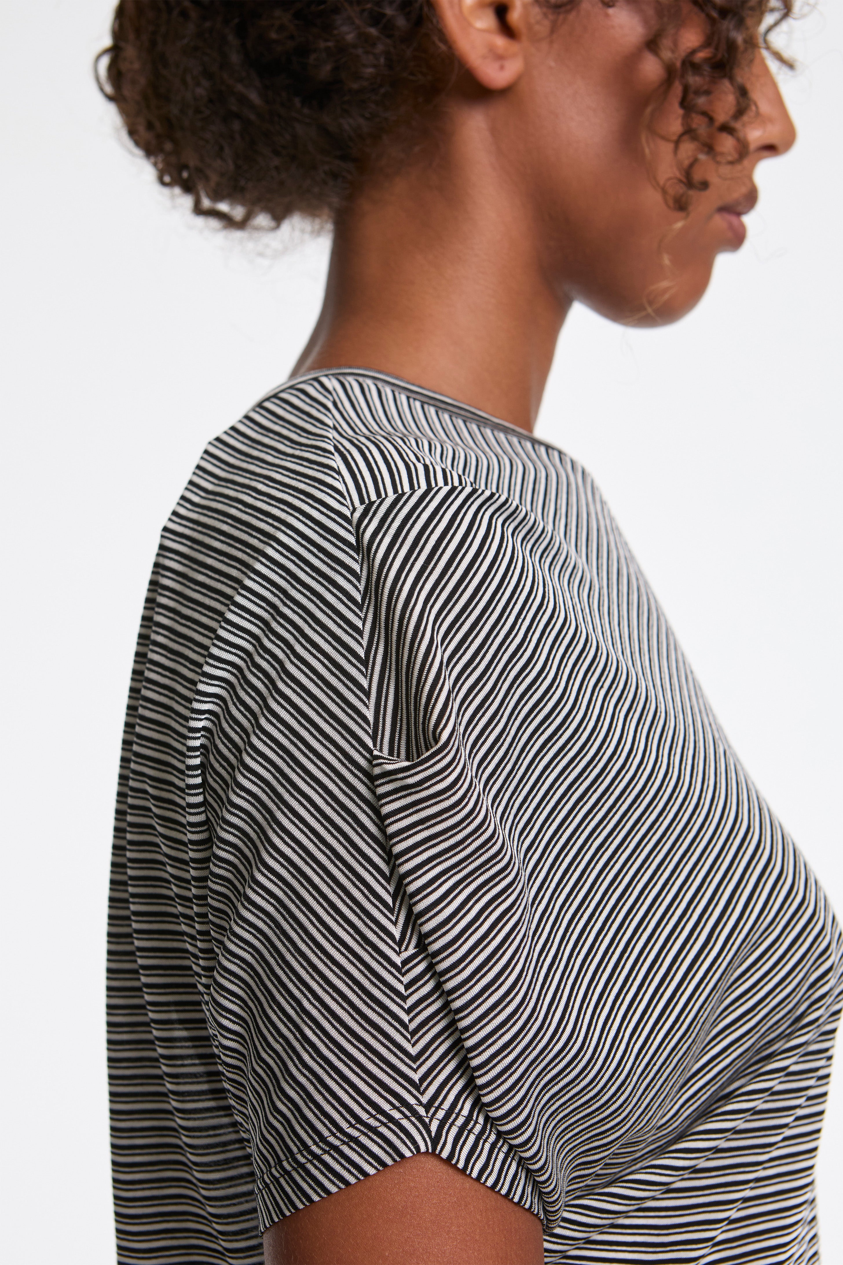 Pleated Shoulder Jersey Black Stripe