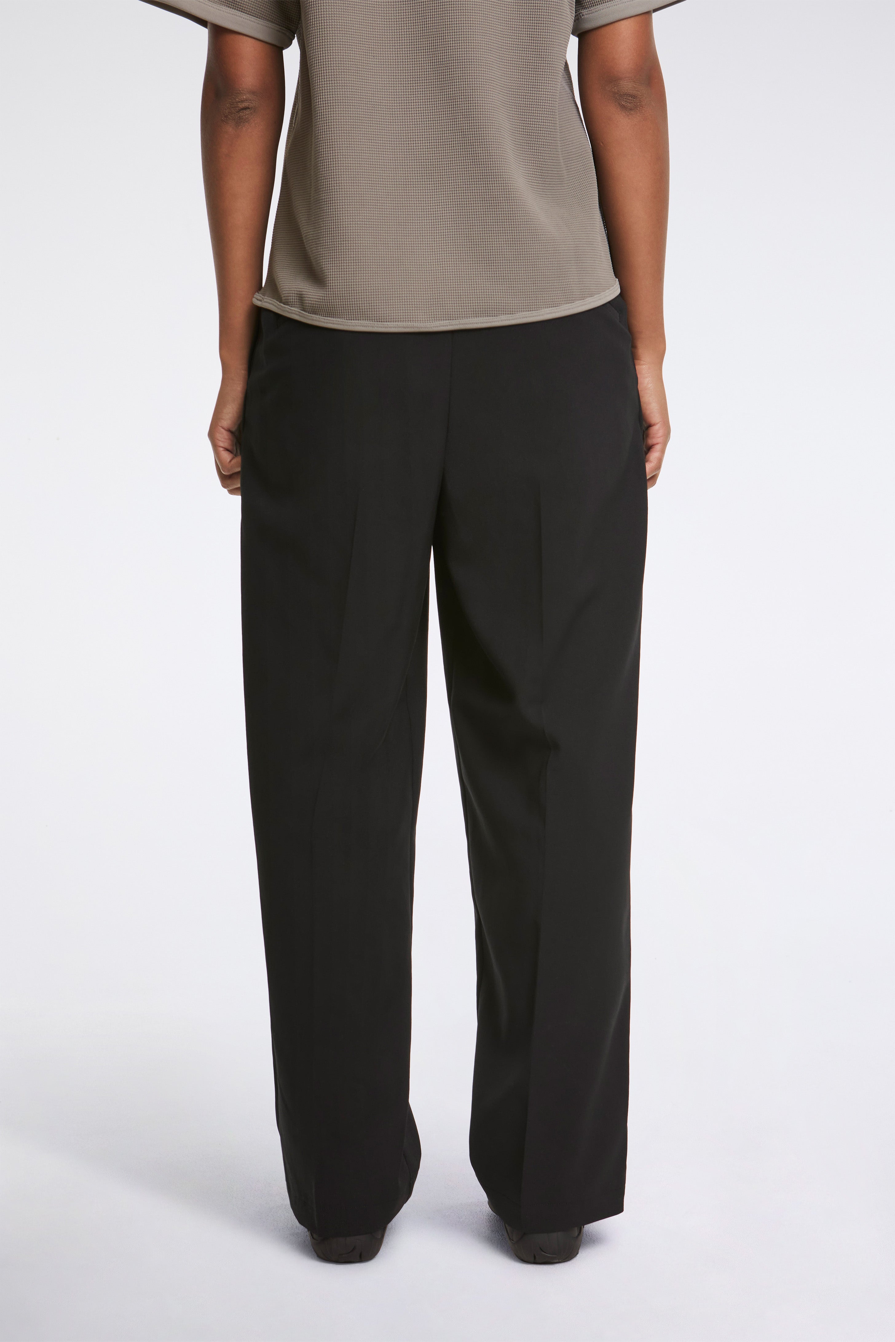 W's 2-Tuck Straight Pants Black