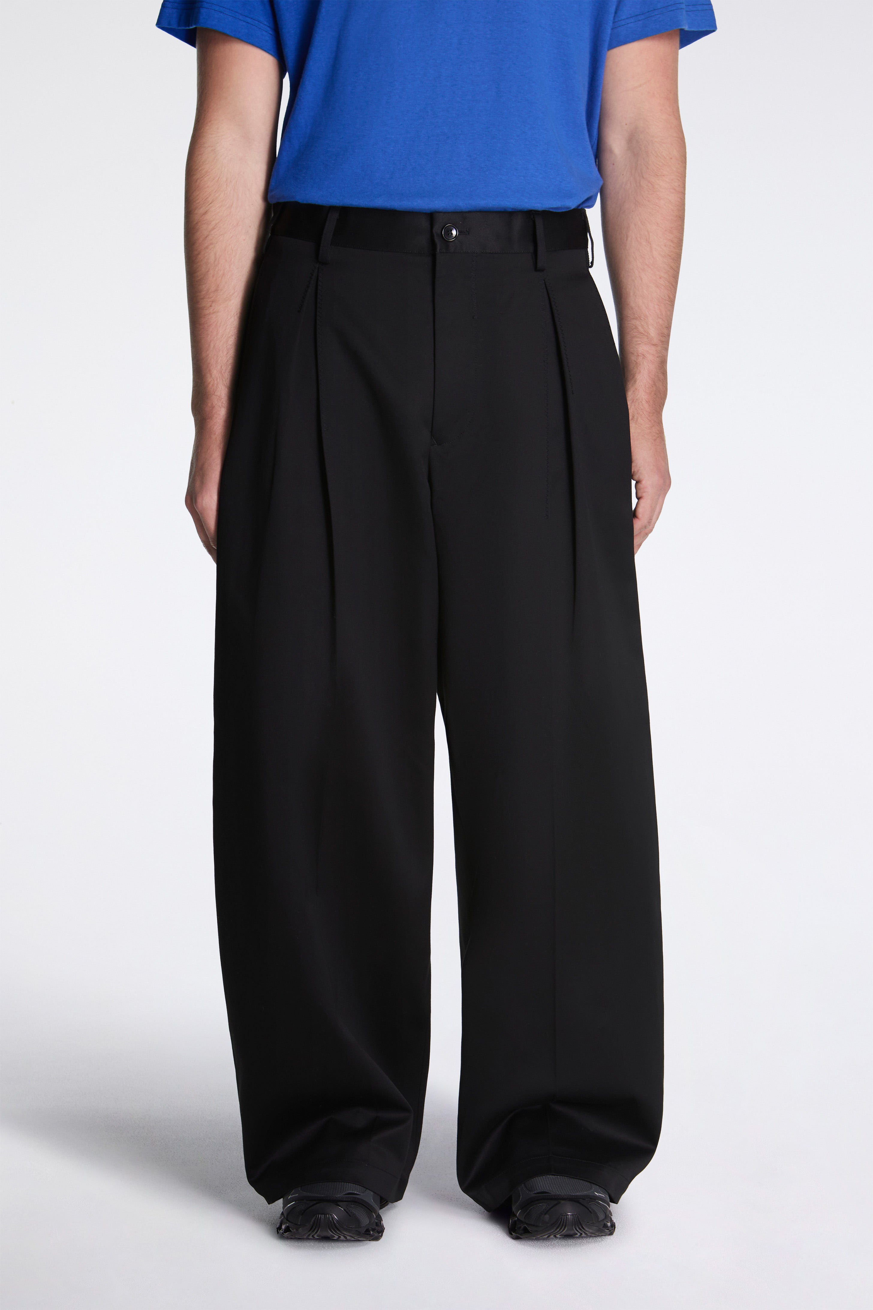 Tuck-Detail Cotton Pants Black