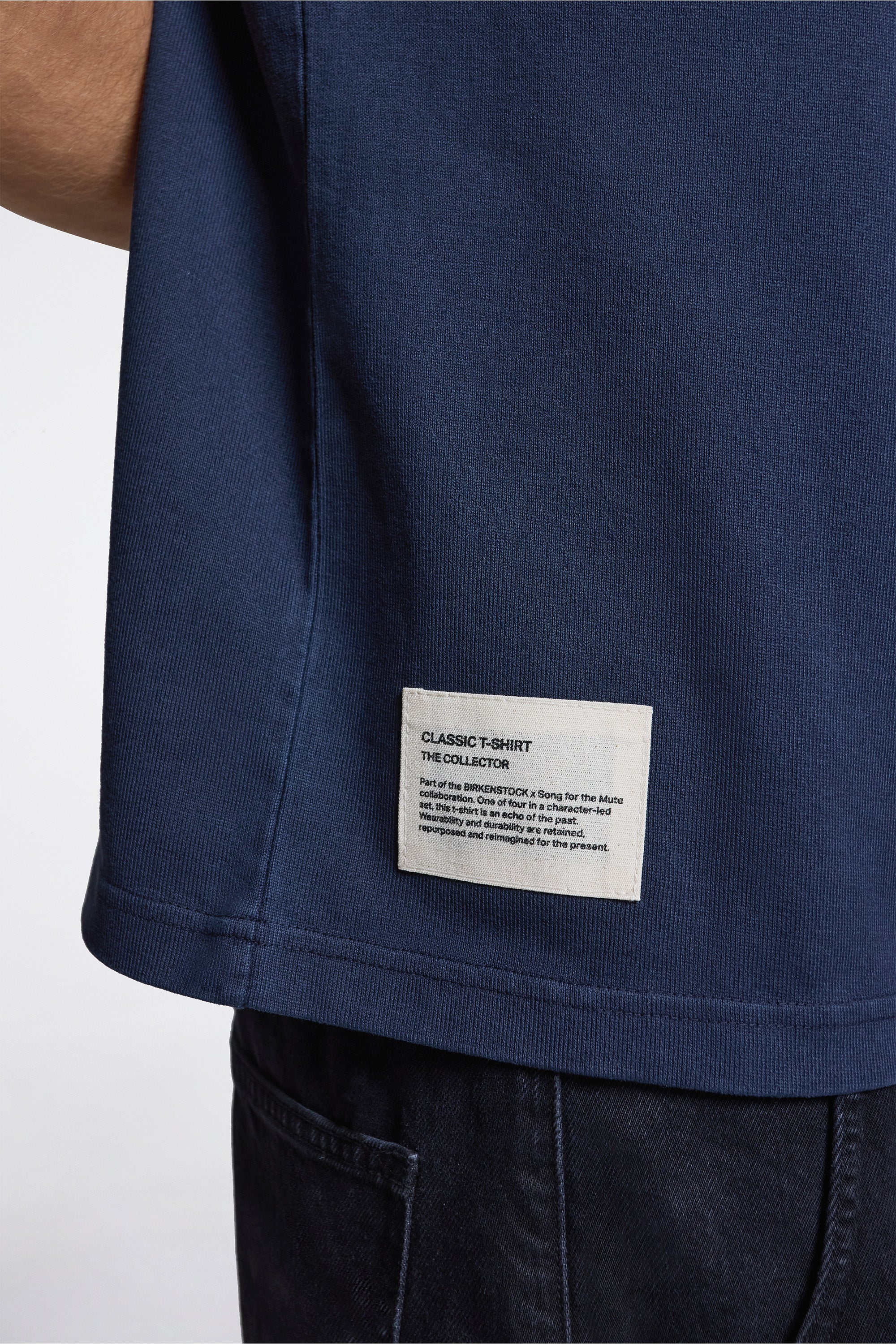 ''The Collector'' Classic T-Shirt Overdyed Navy