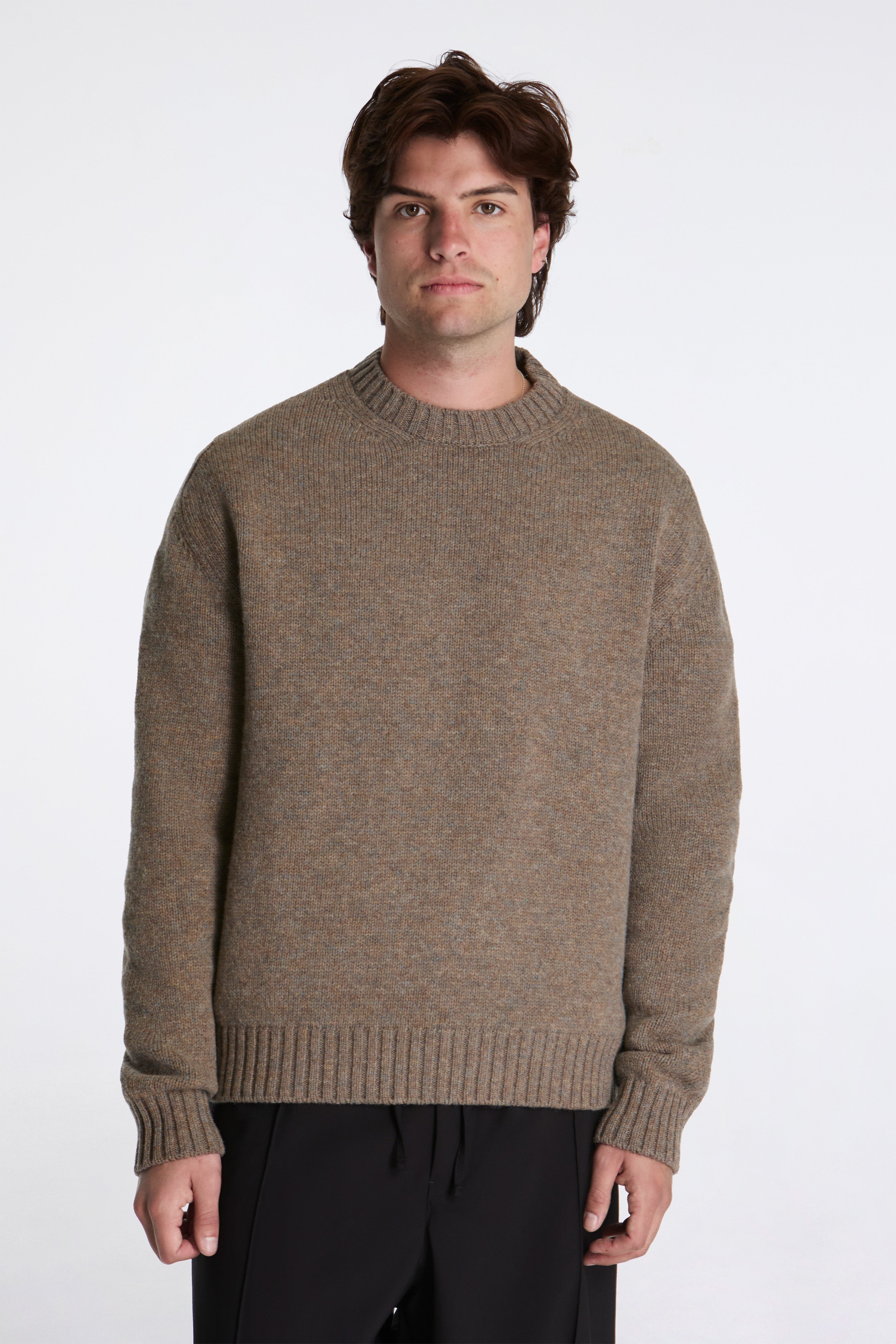 Truffle Round Neck Collar Knit With Logo