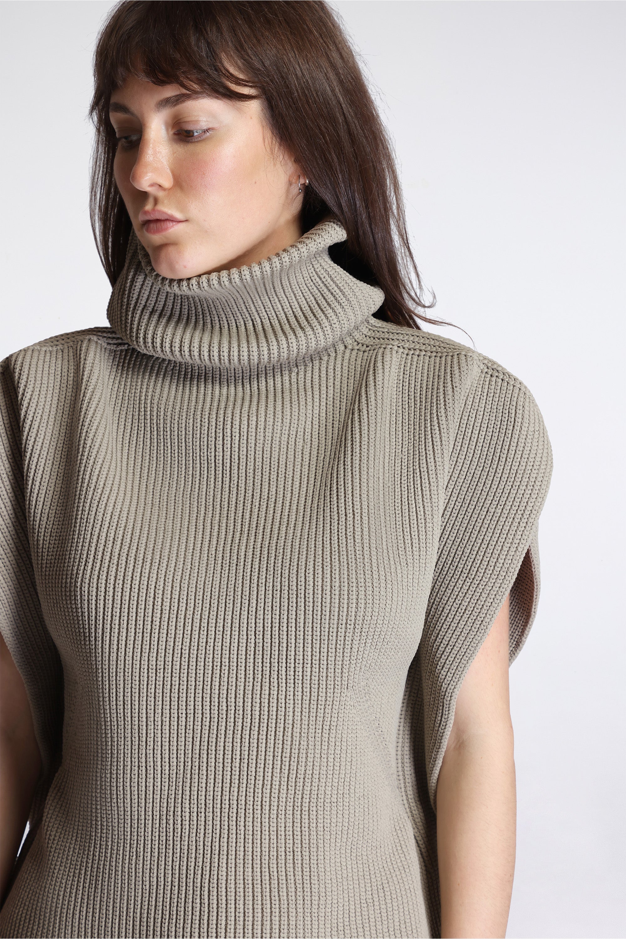 Low Gauge Crease Highneck Top Beige