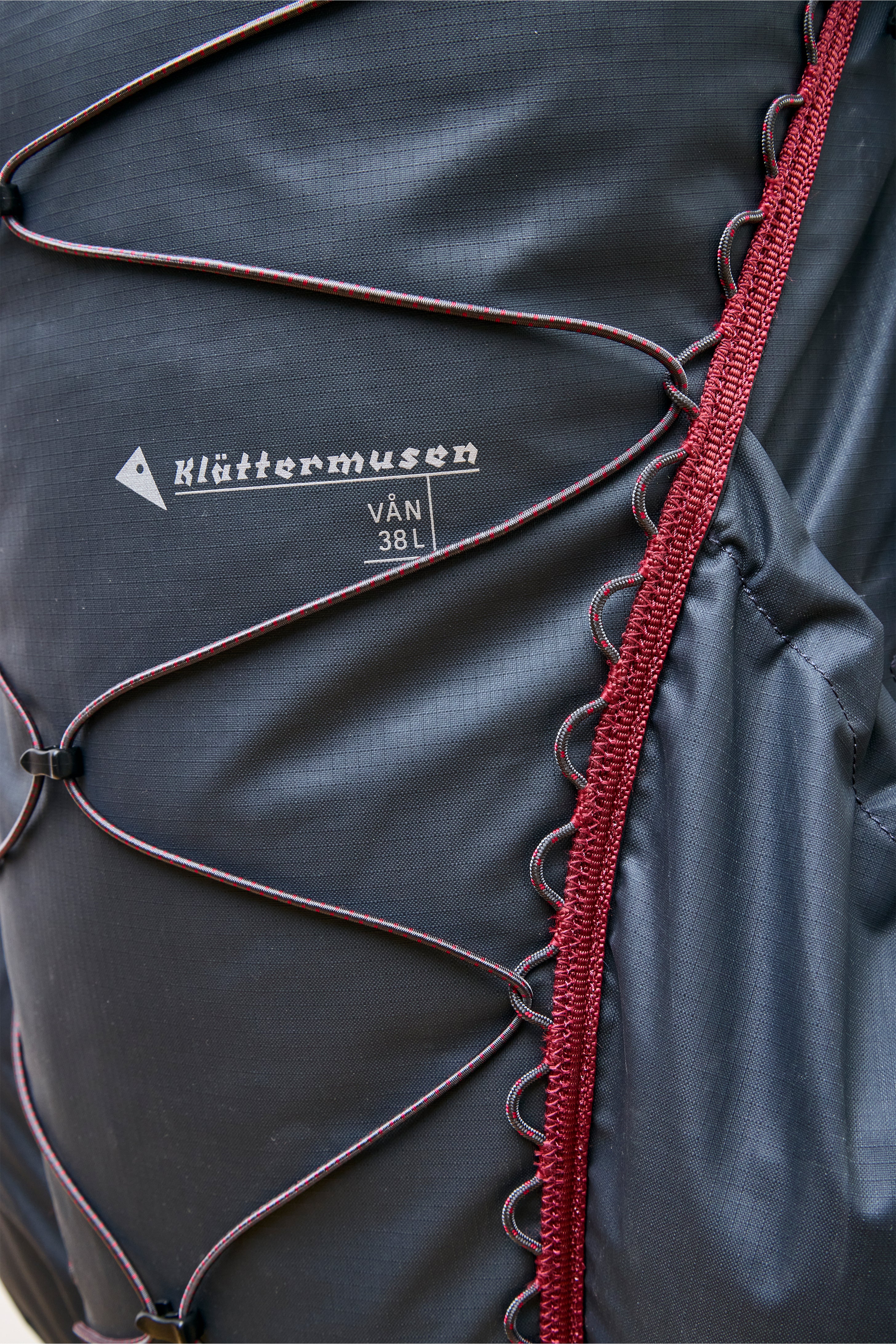 Vån WP Backpack 38L Raven