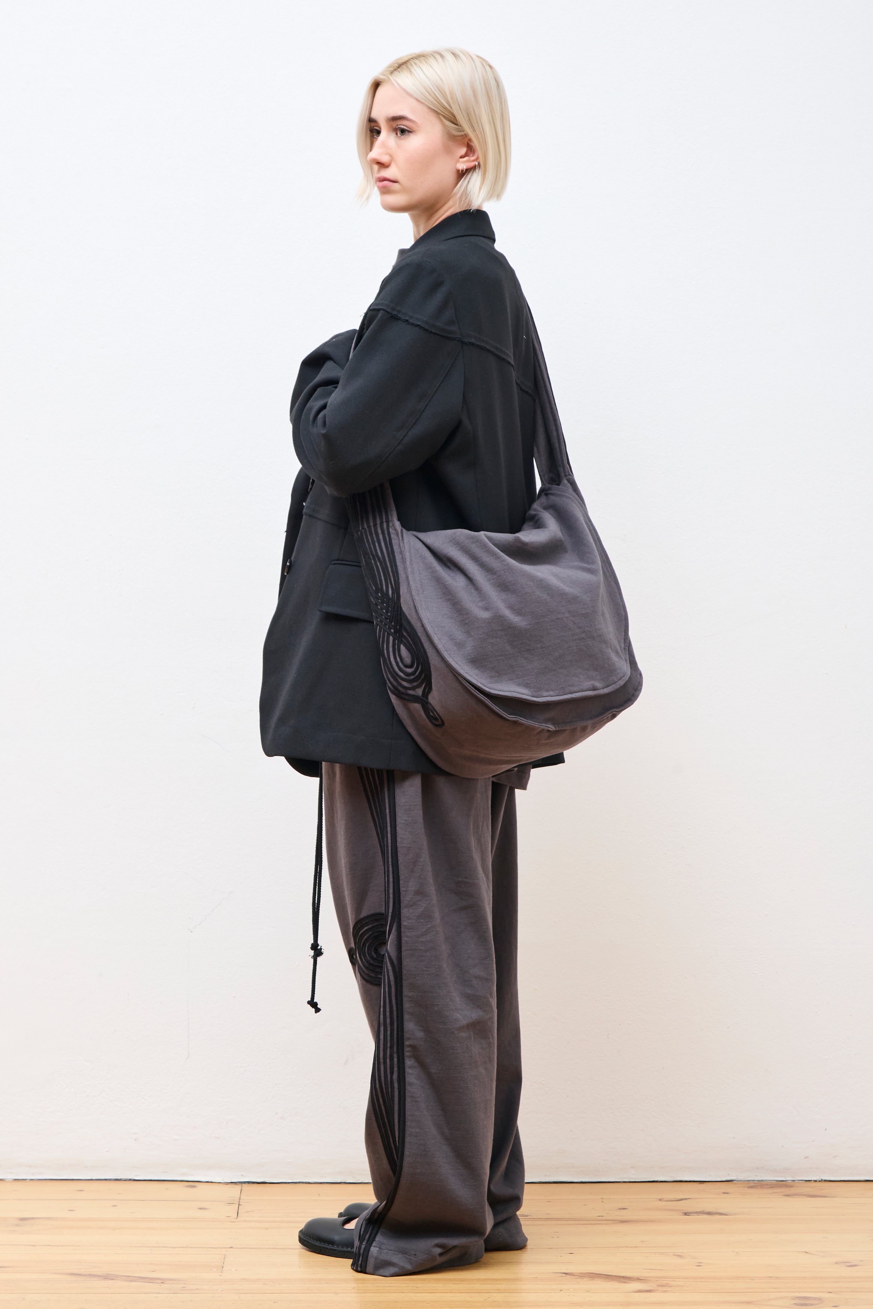 "Appliqué" Messenger Bag Washed Black