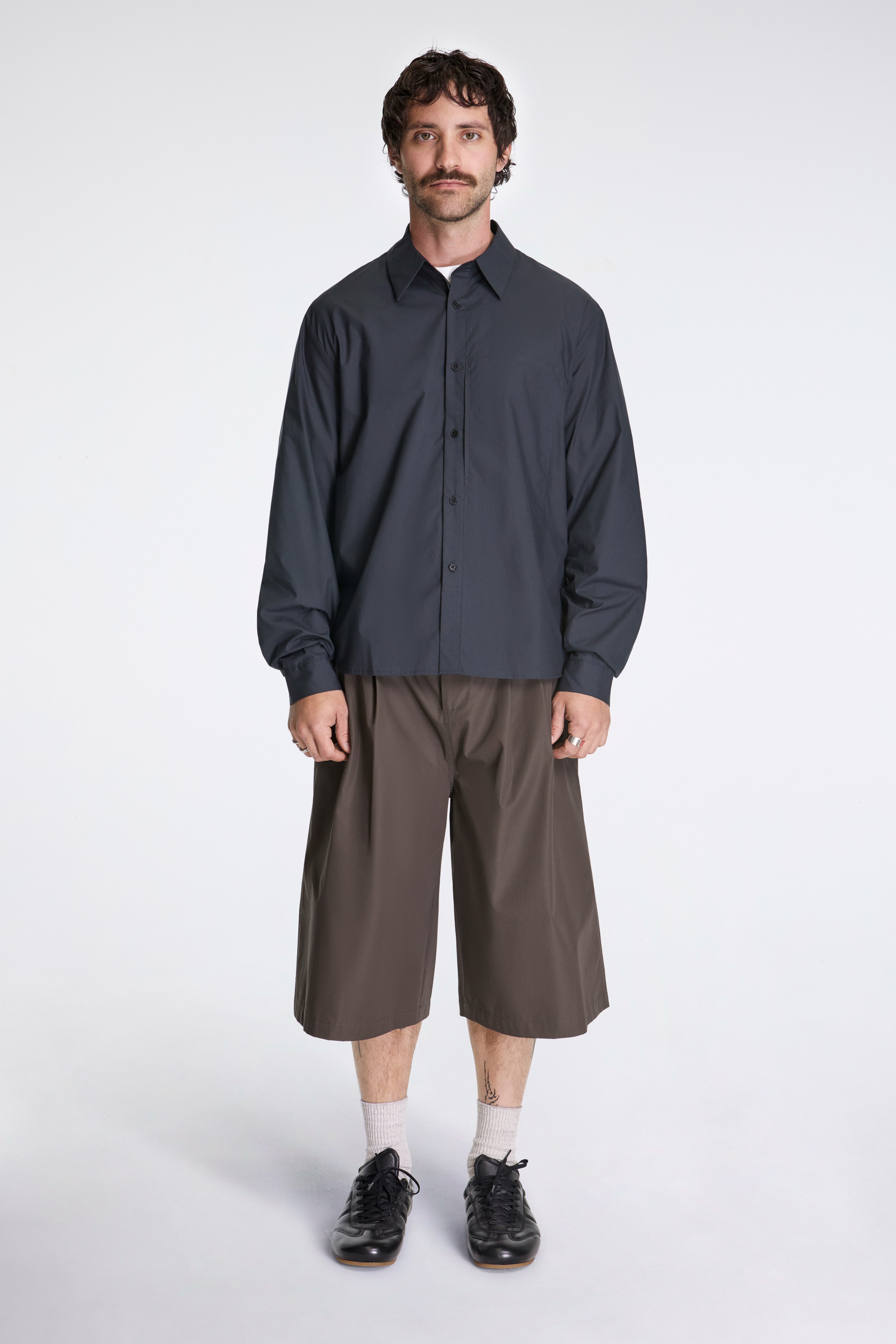 Two Tuck Wide Shorts Brown