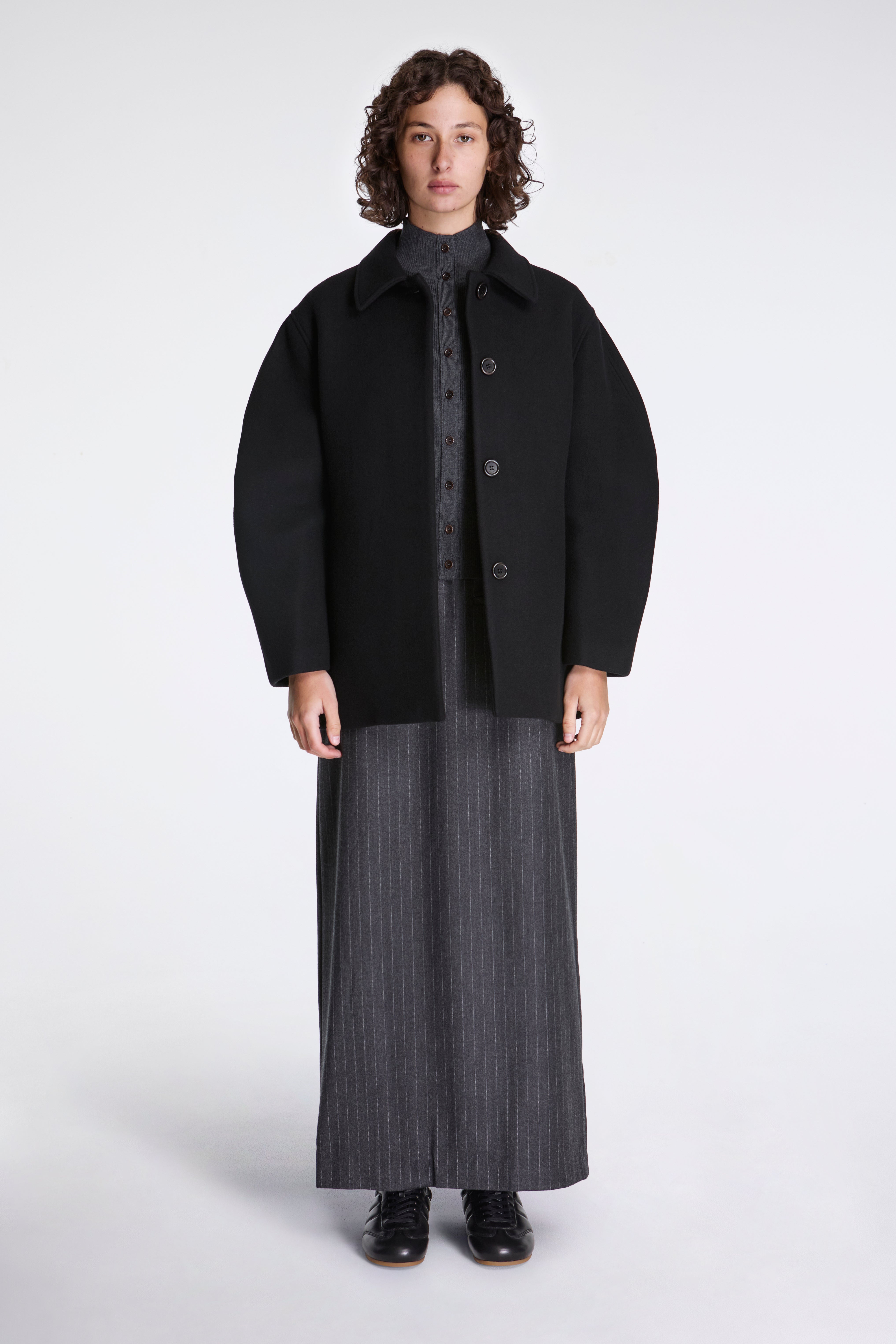 Hourglass Half Coat Black