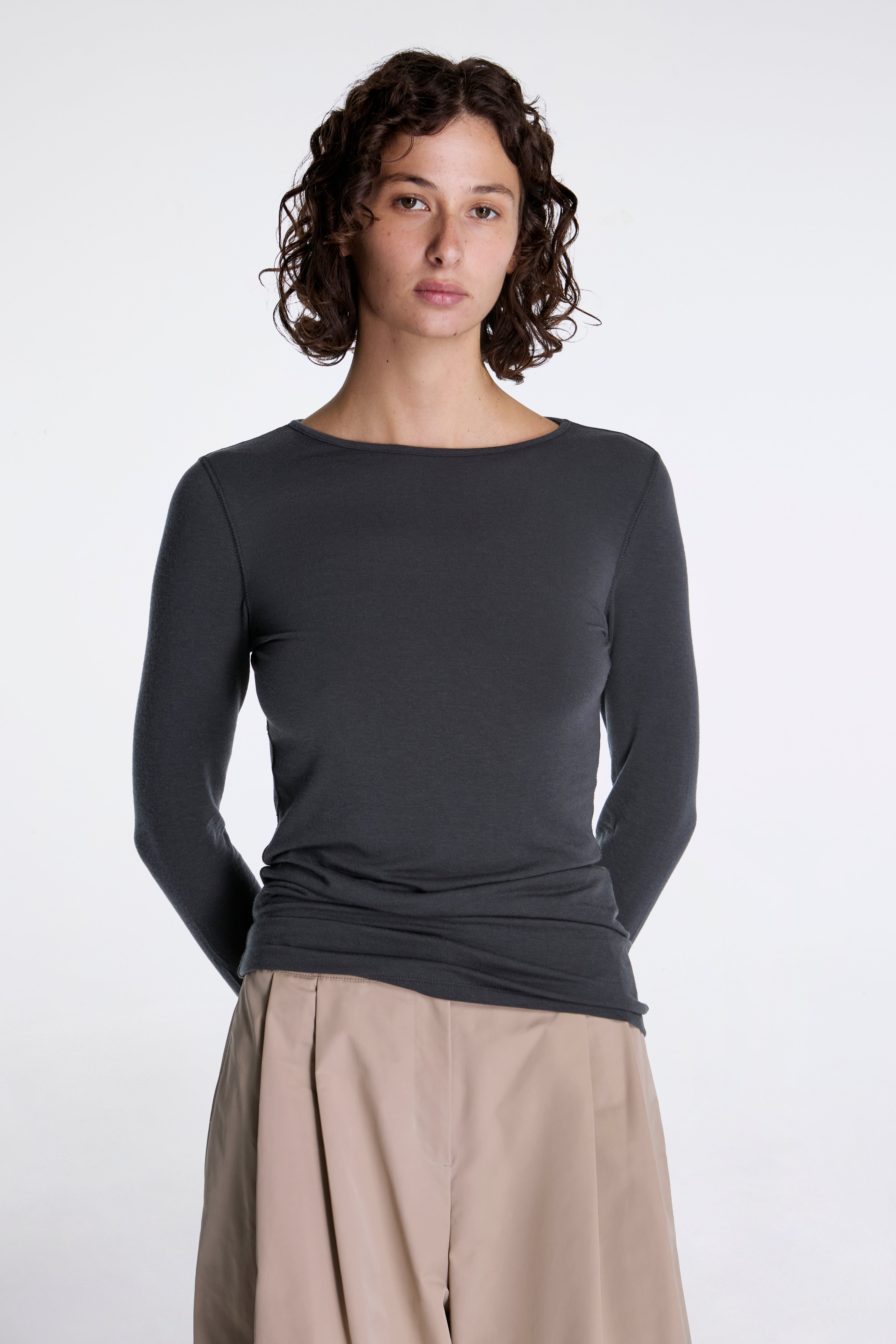 Round T-Shirt Charcoal