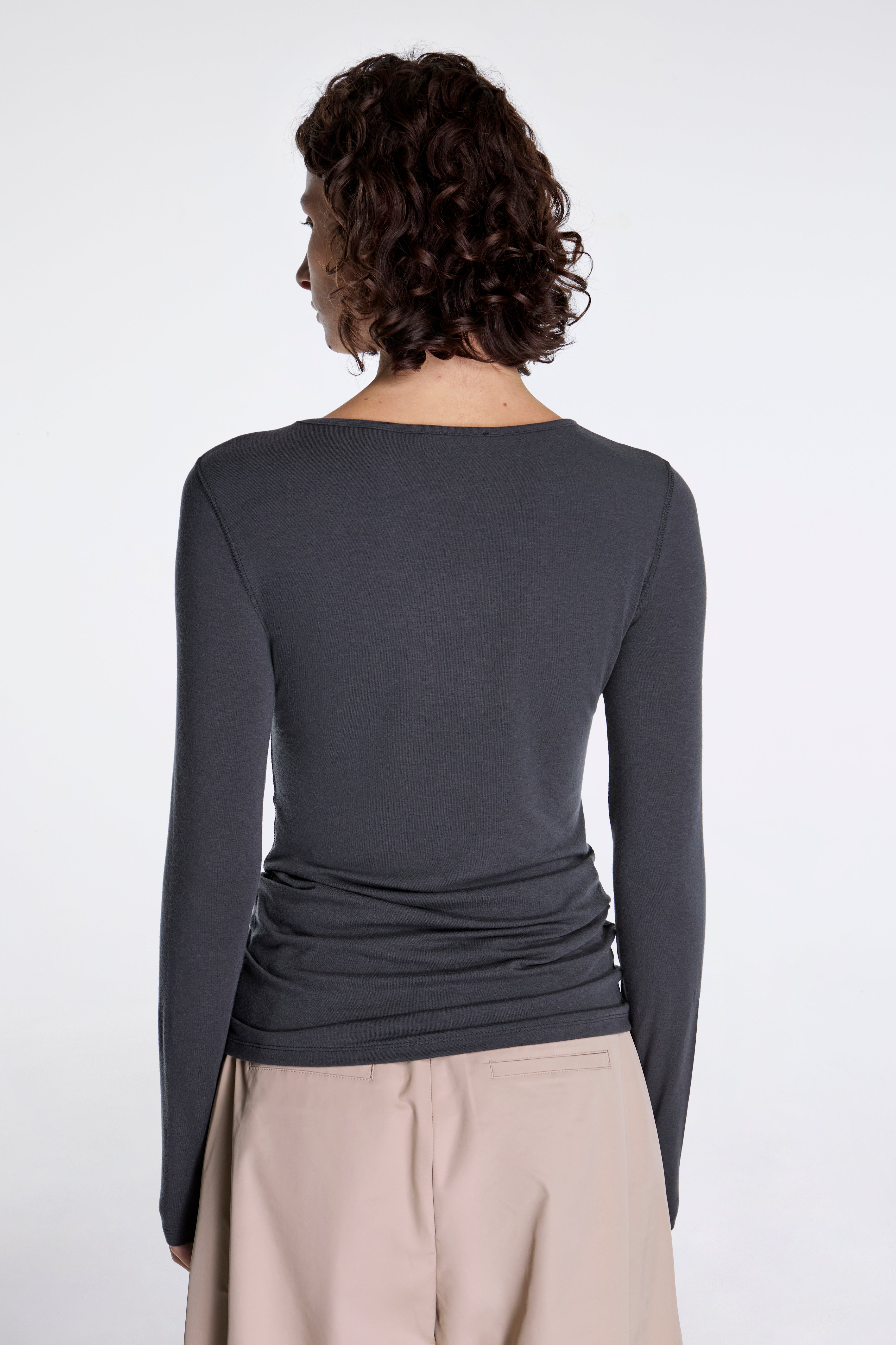 Round T-Shirt Charcoal