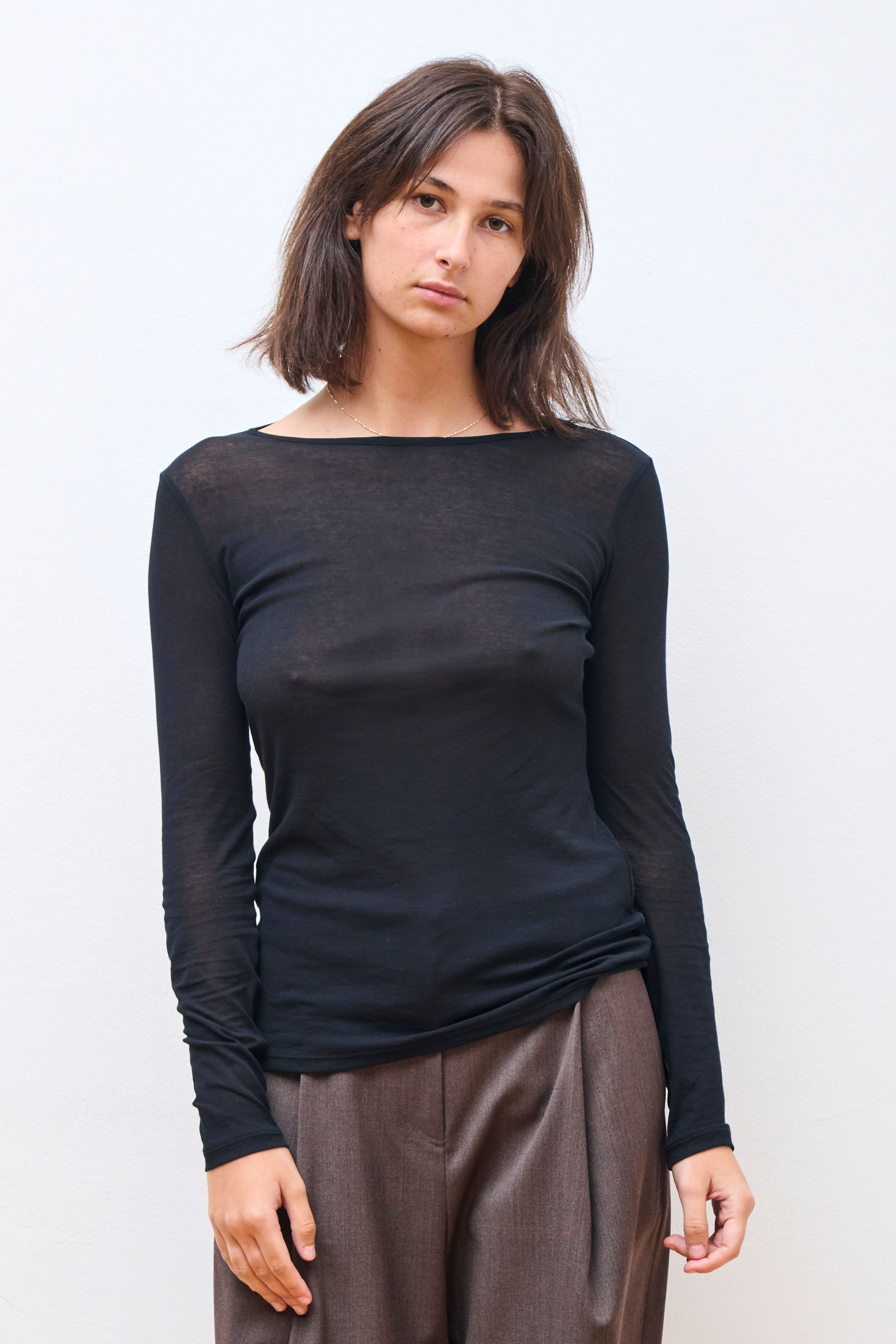 Round T-Shirt Black