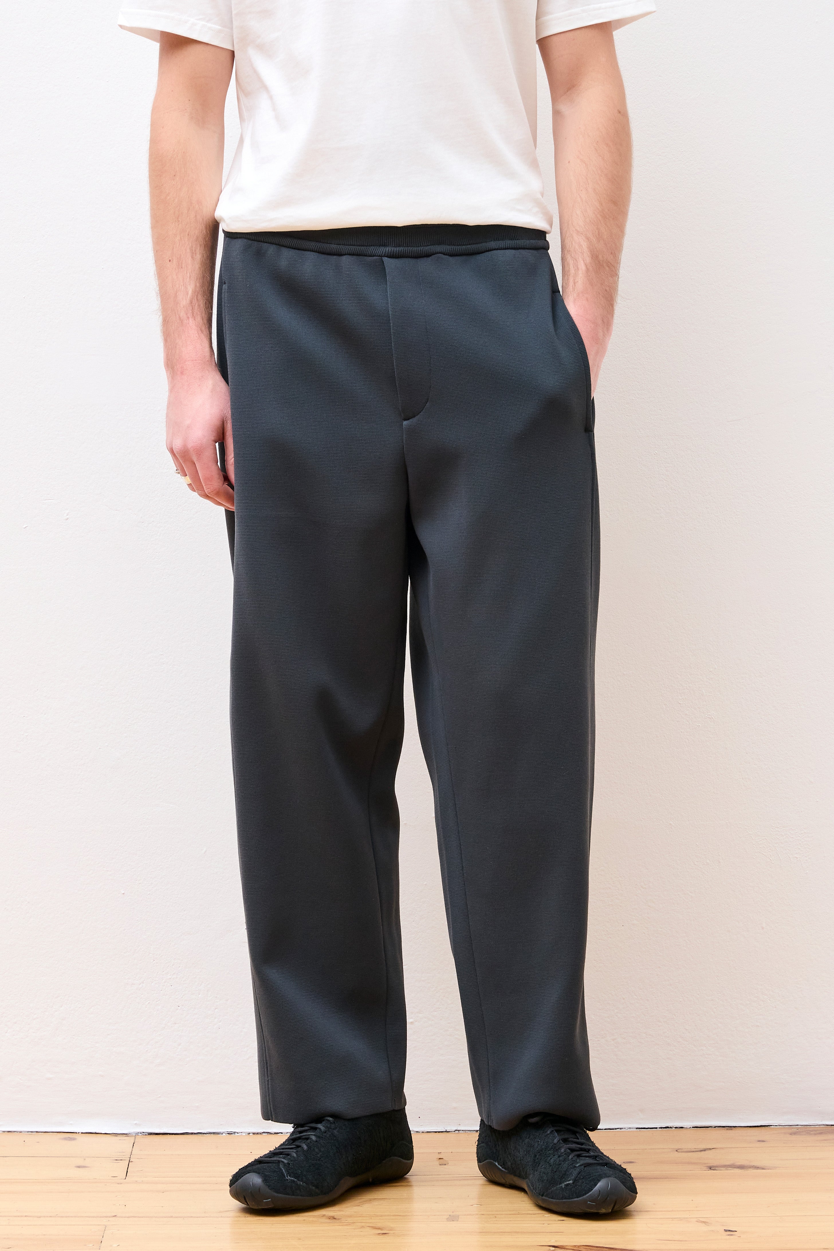 Curved Pants Smokey Black