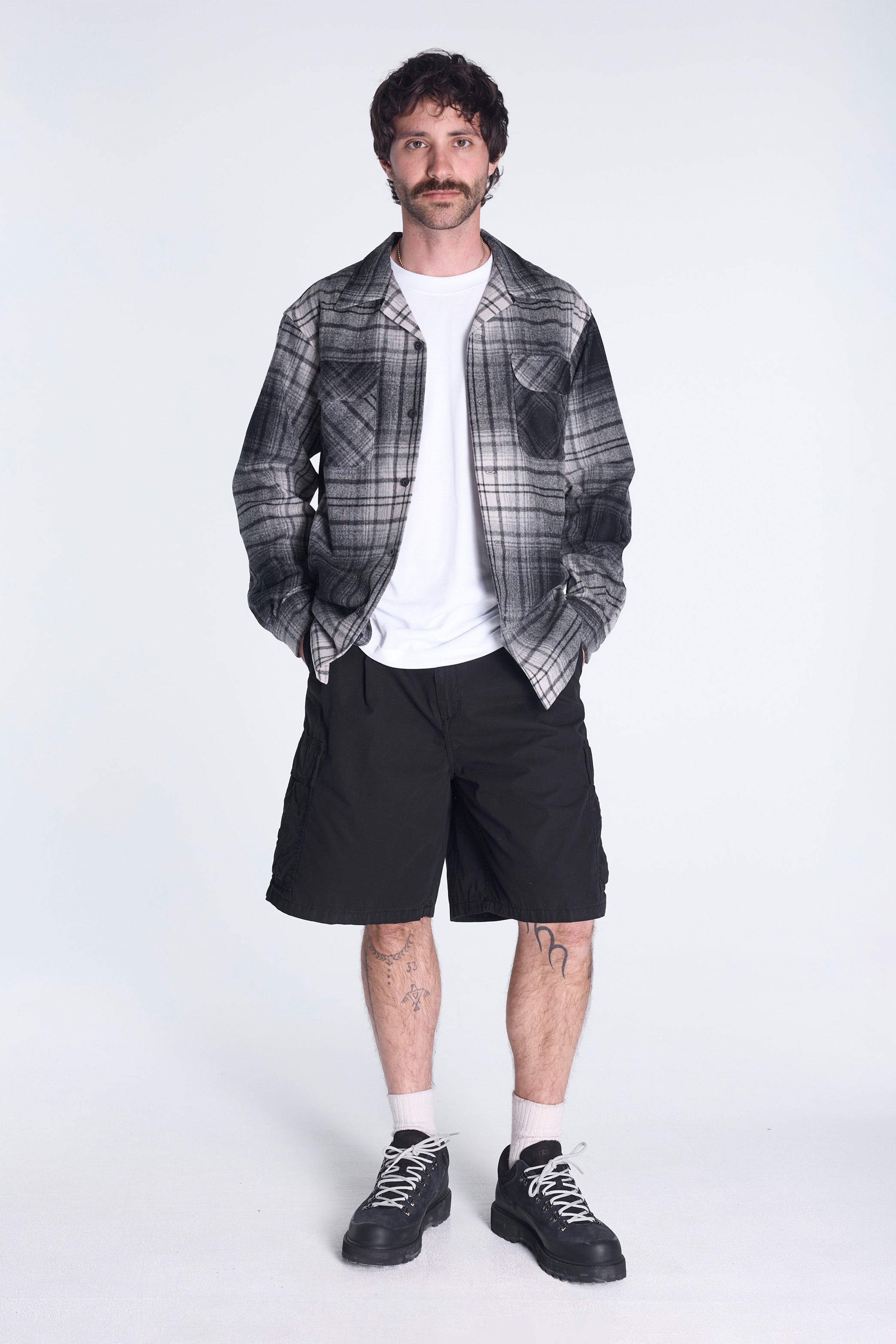 Cole Cargo Short Black Garment Dyed