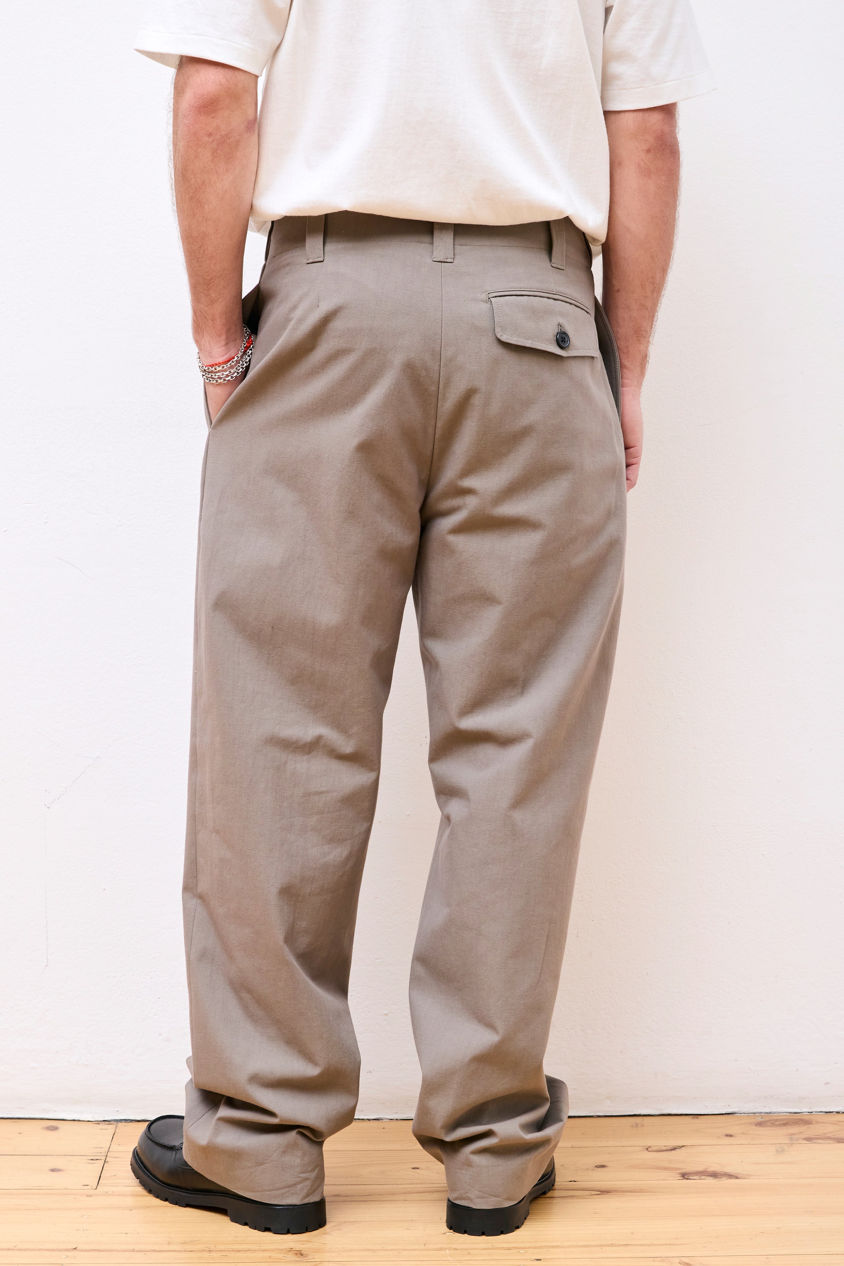 Wide Belt Loop Trouser Pebble