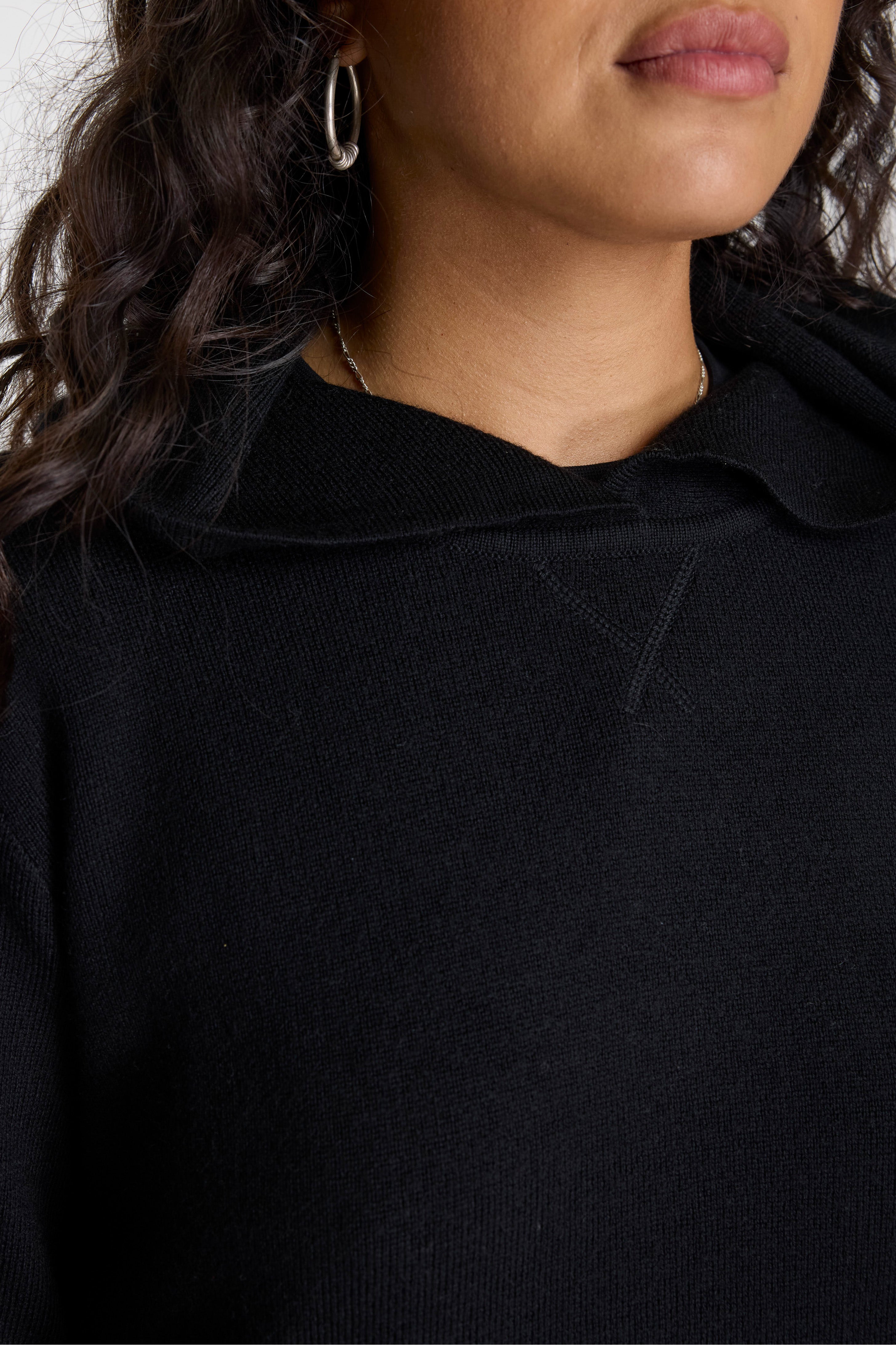 Merino Pullover Hoodie Black