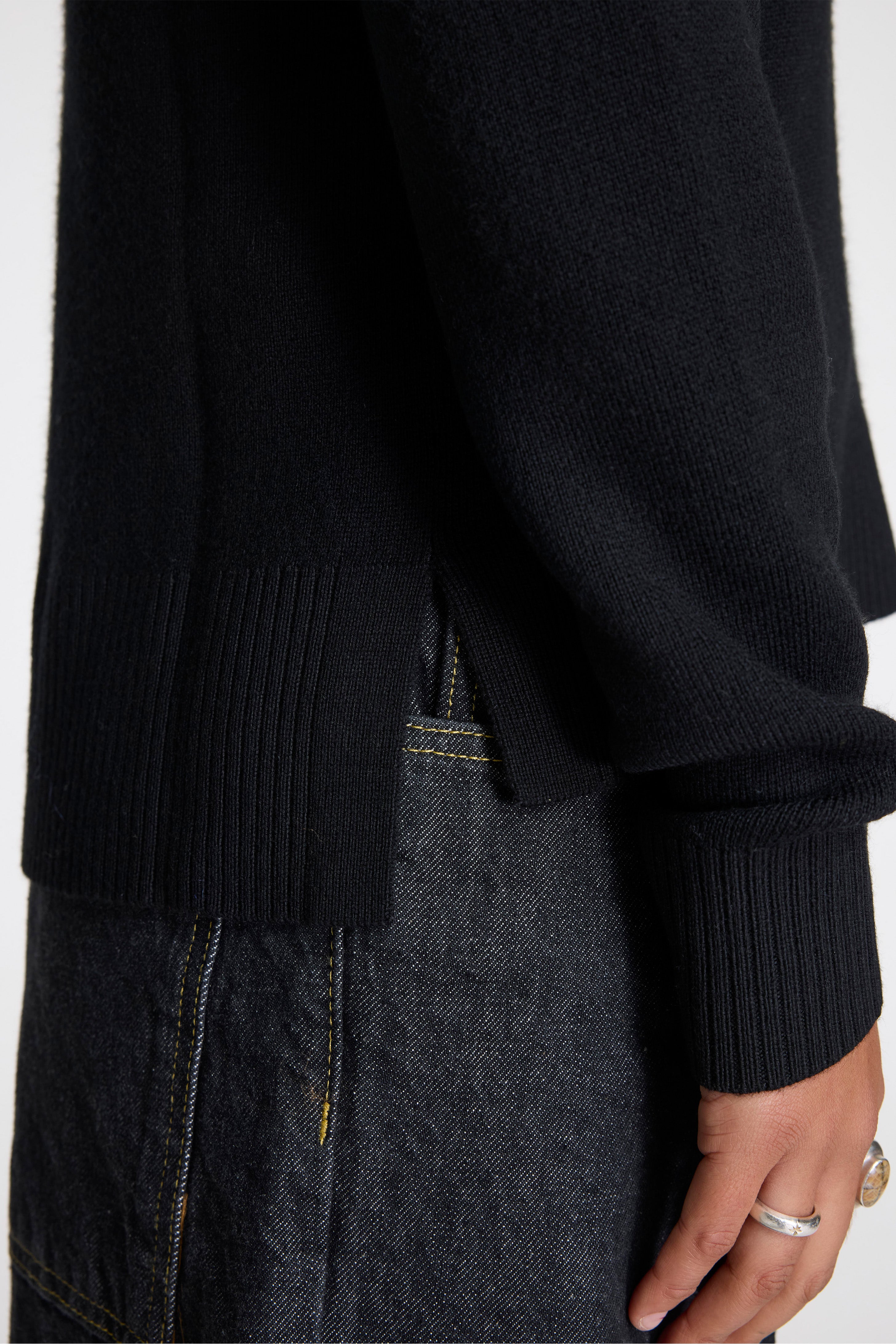 Merino Pullover Hoodie Black
