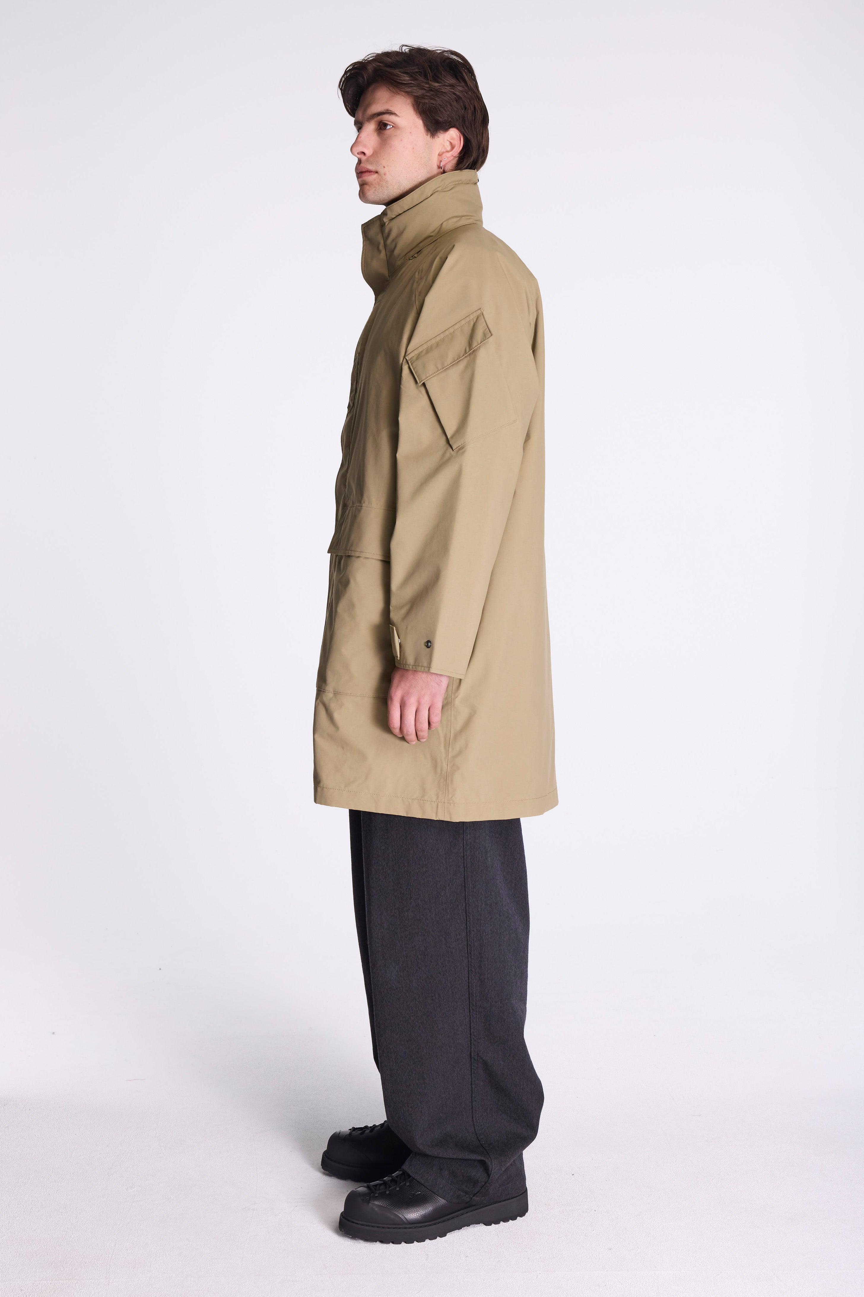 2L Nylon Gore-Tex Cruiser Coat Khaki Beige