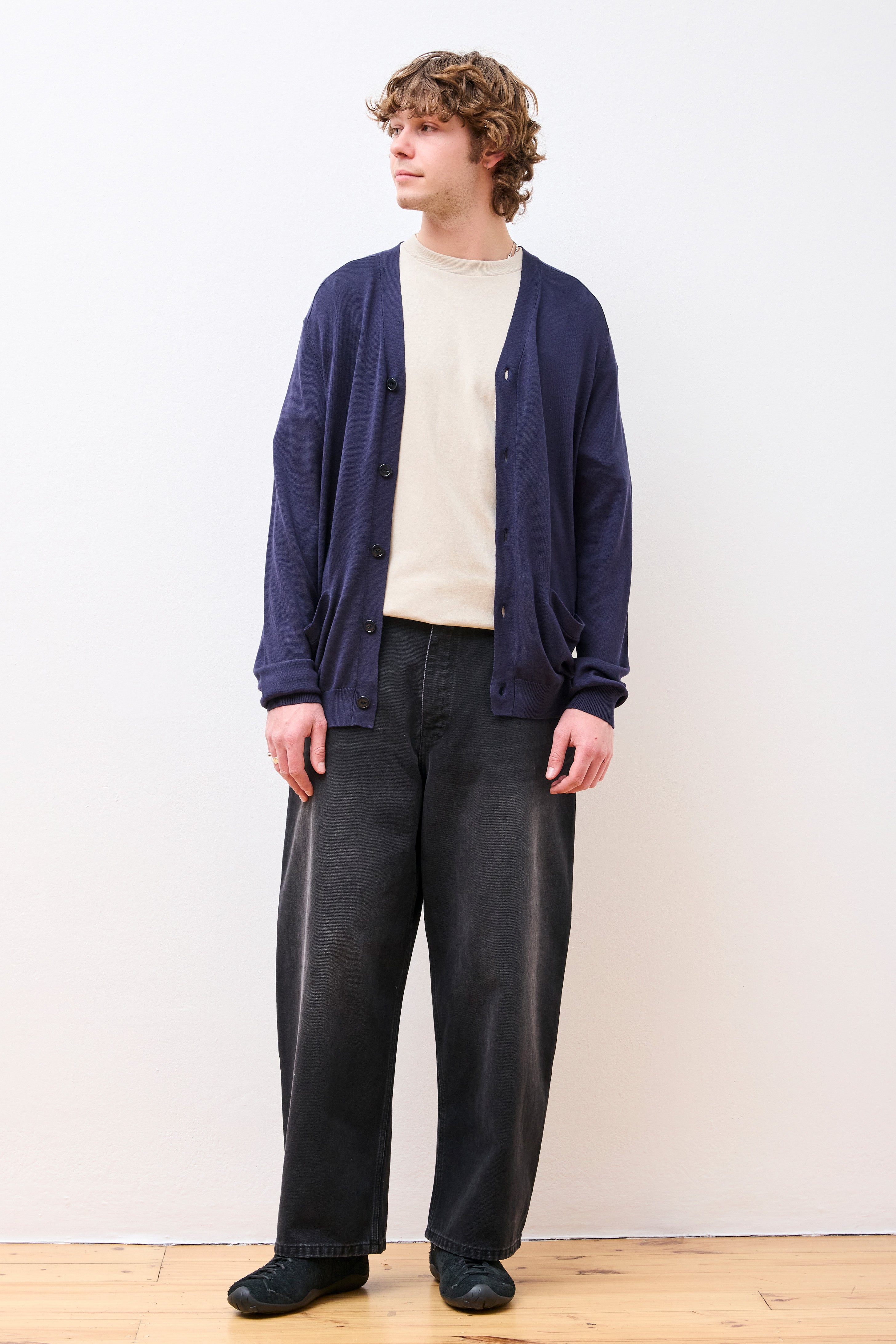 Dweller Cardigan
Silk Yarn Dk. Navy