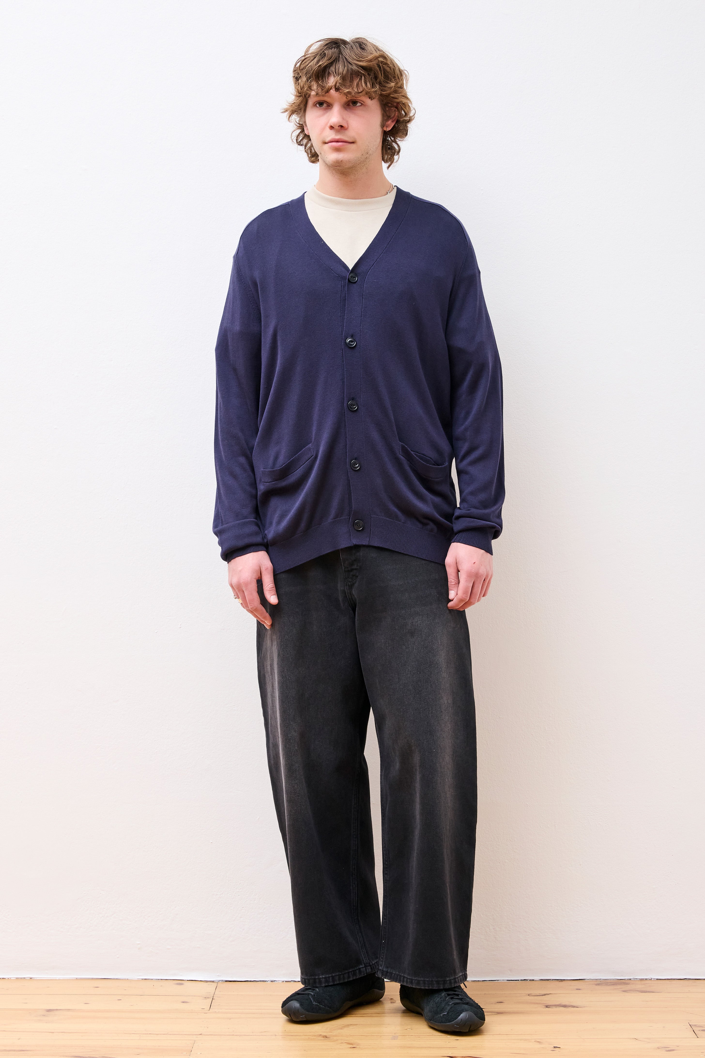Dweller Cardigan
Silk Yarn Dk. Navy