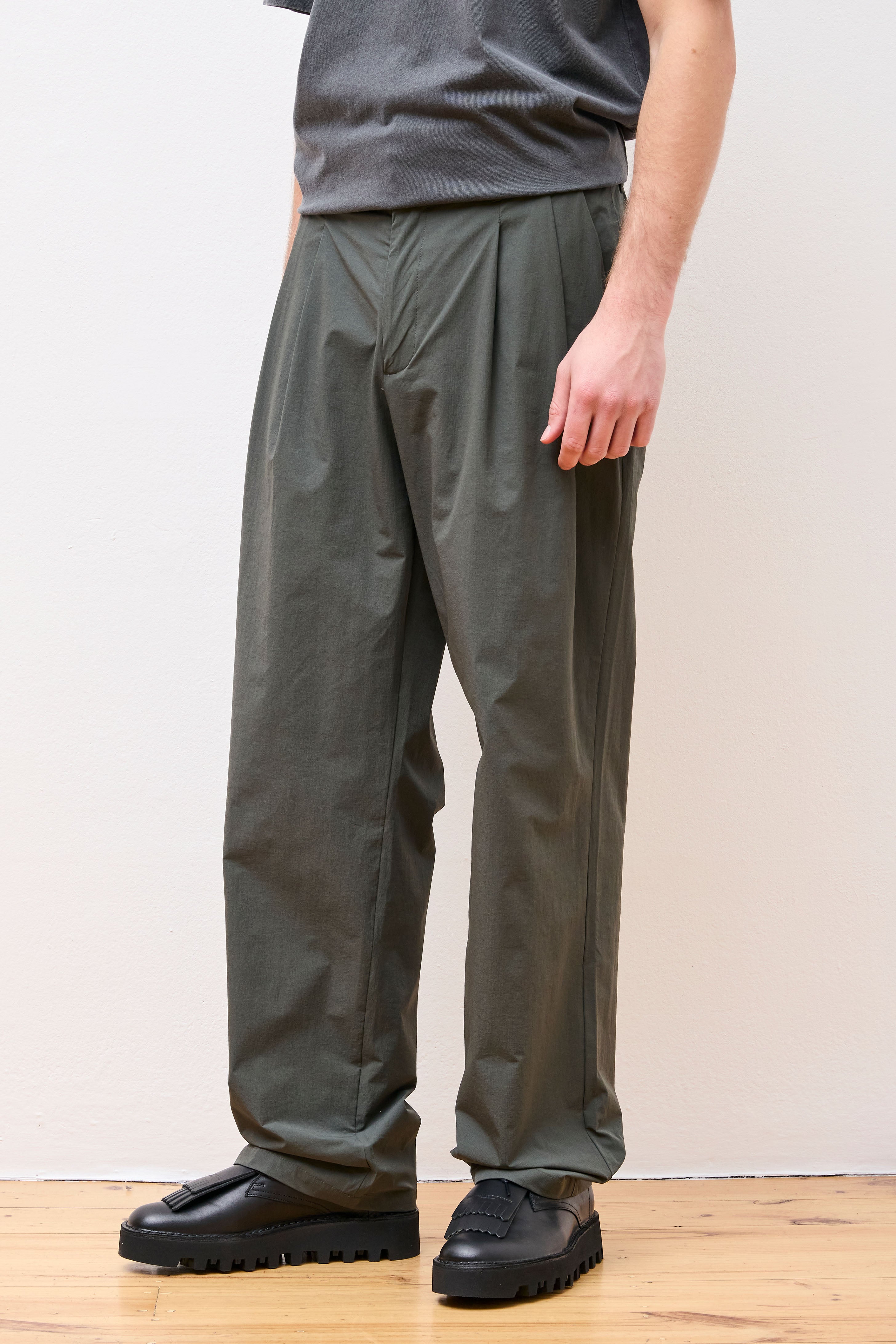 Benn Travel Light Pants Black Olive