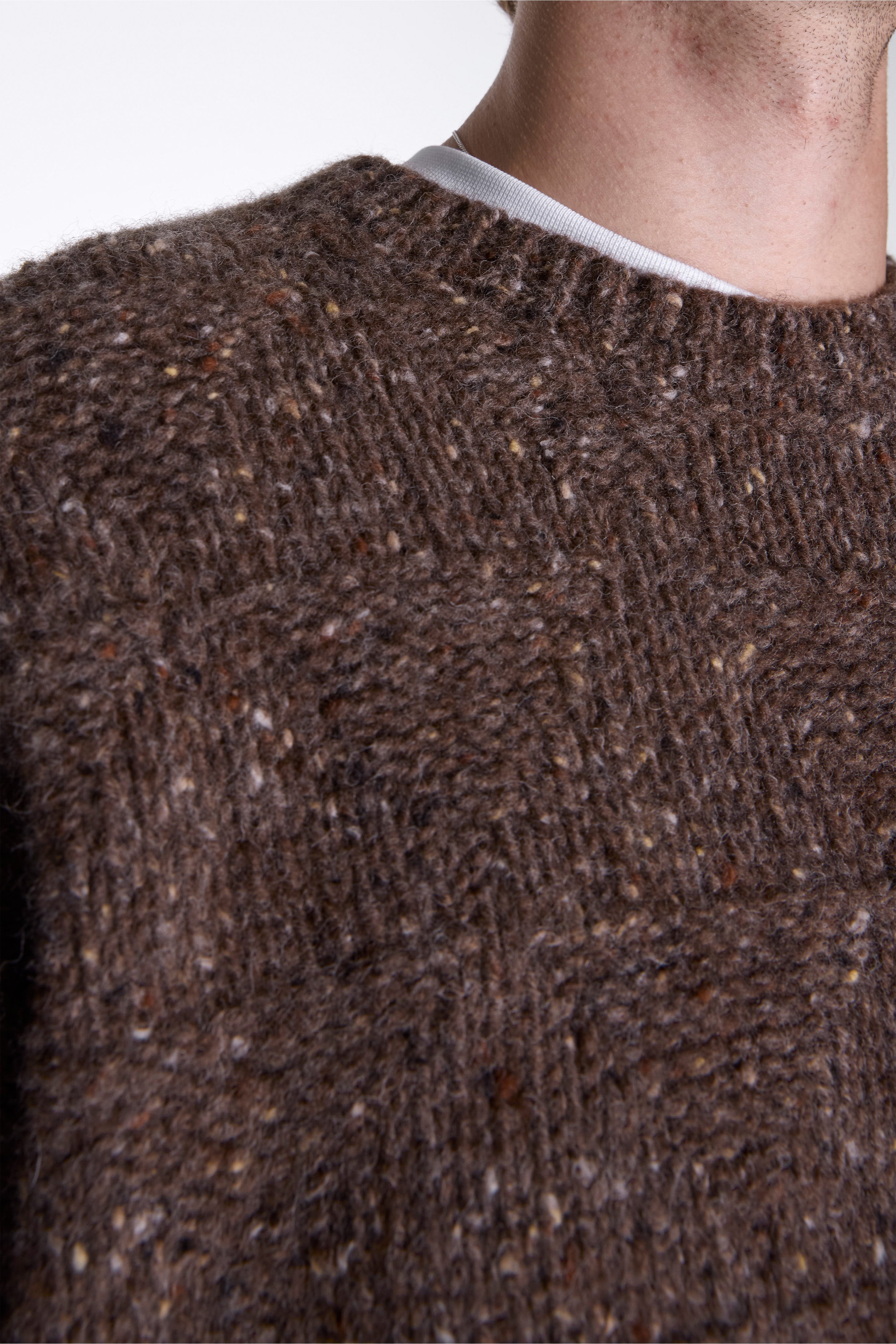 Jonas Donegal Diamond Sweater Seal Brown