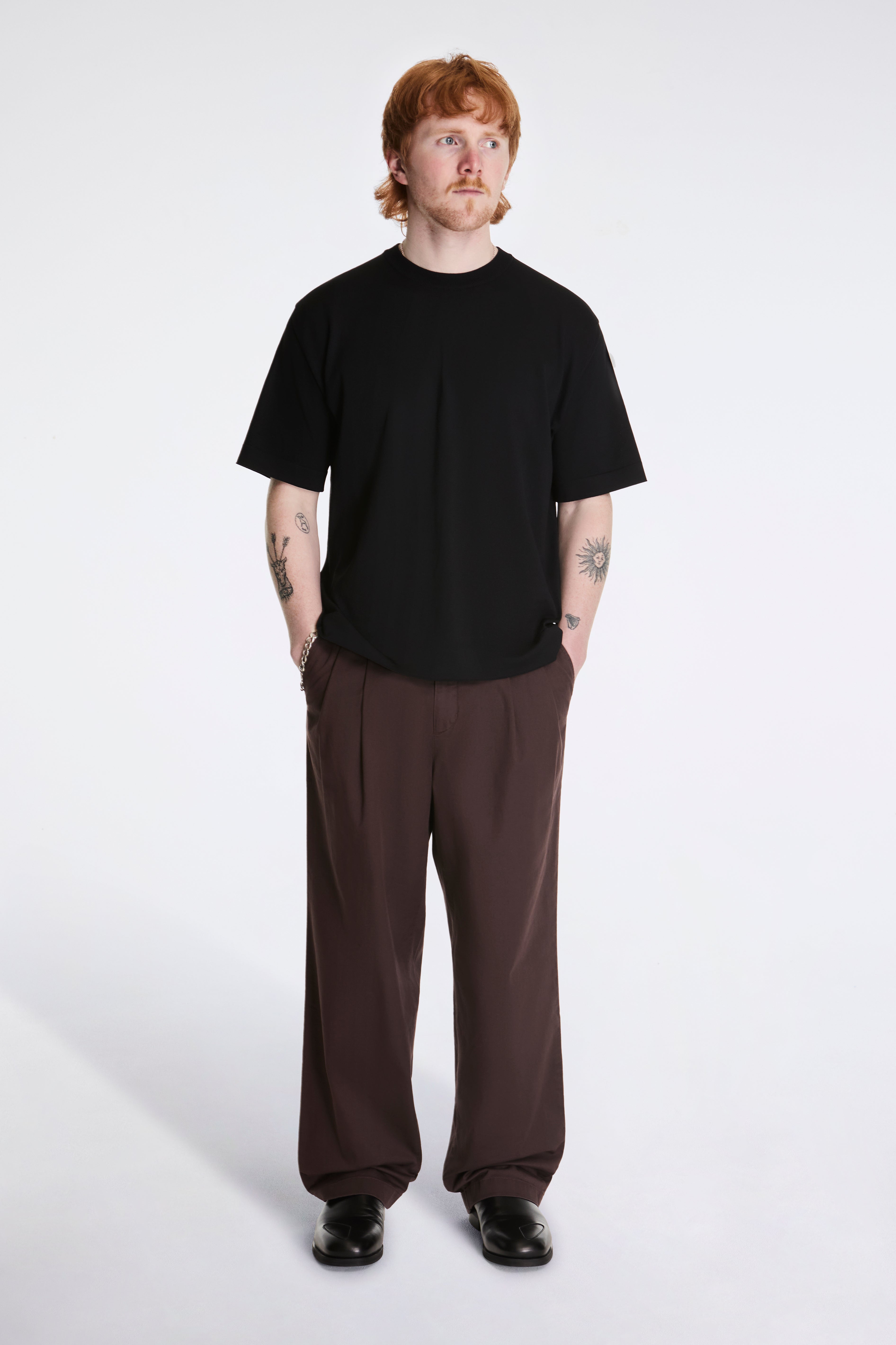 Benn Relaxed Twill Pleated Trouser Seal Brown