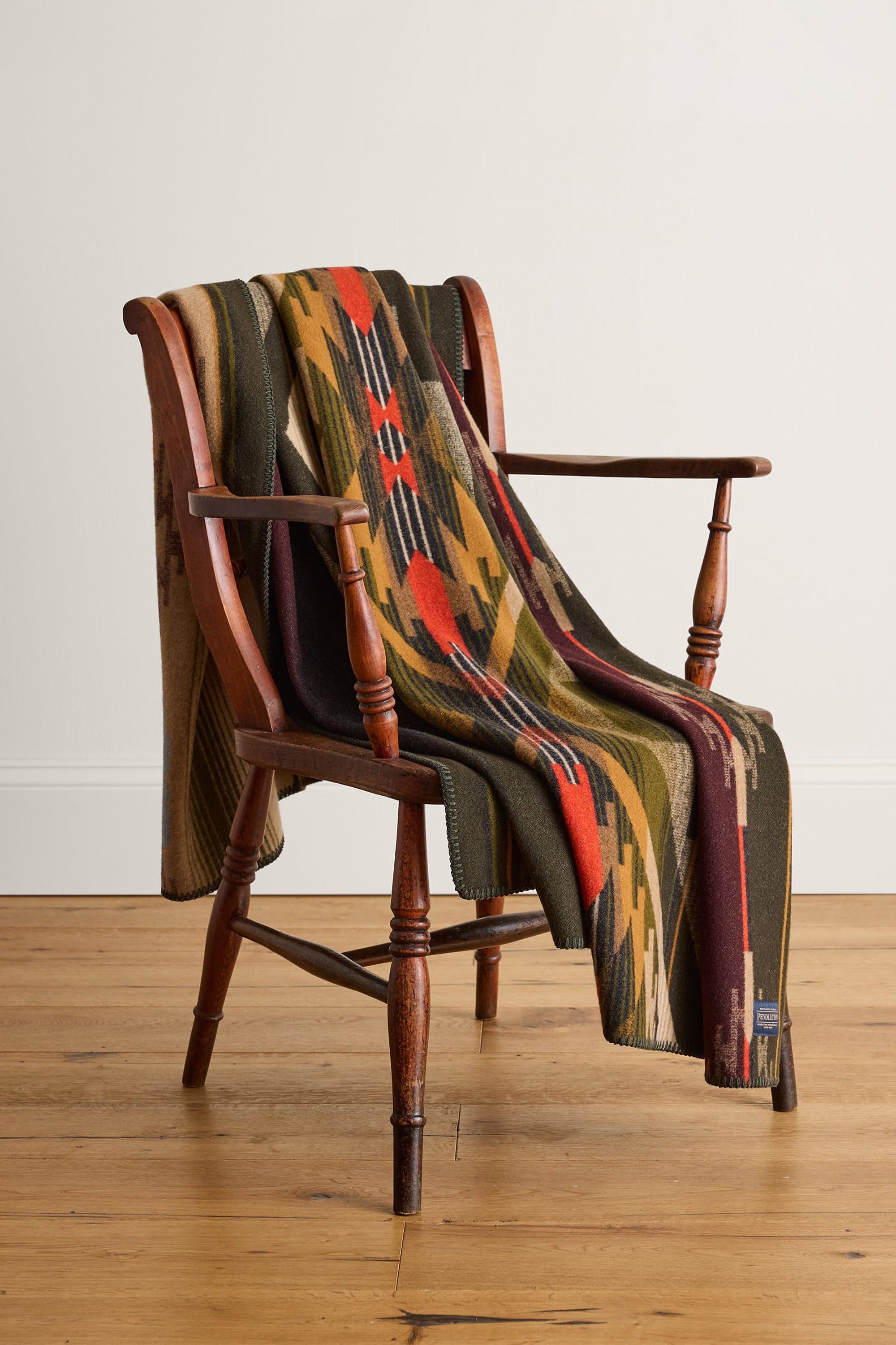 Contemporary Napped Throw Tumalo