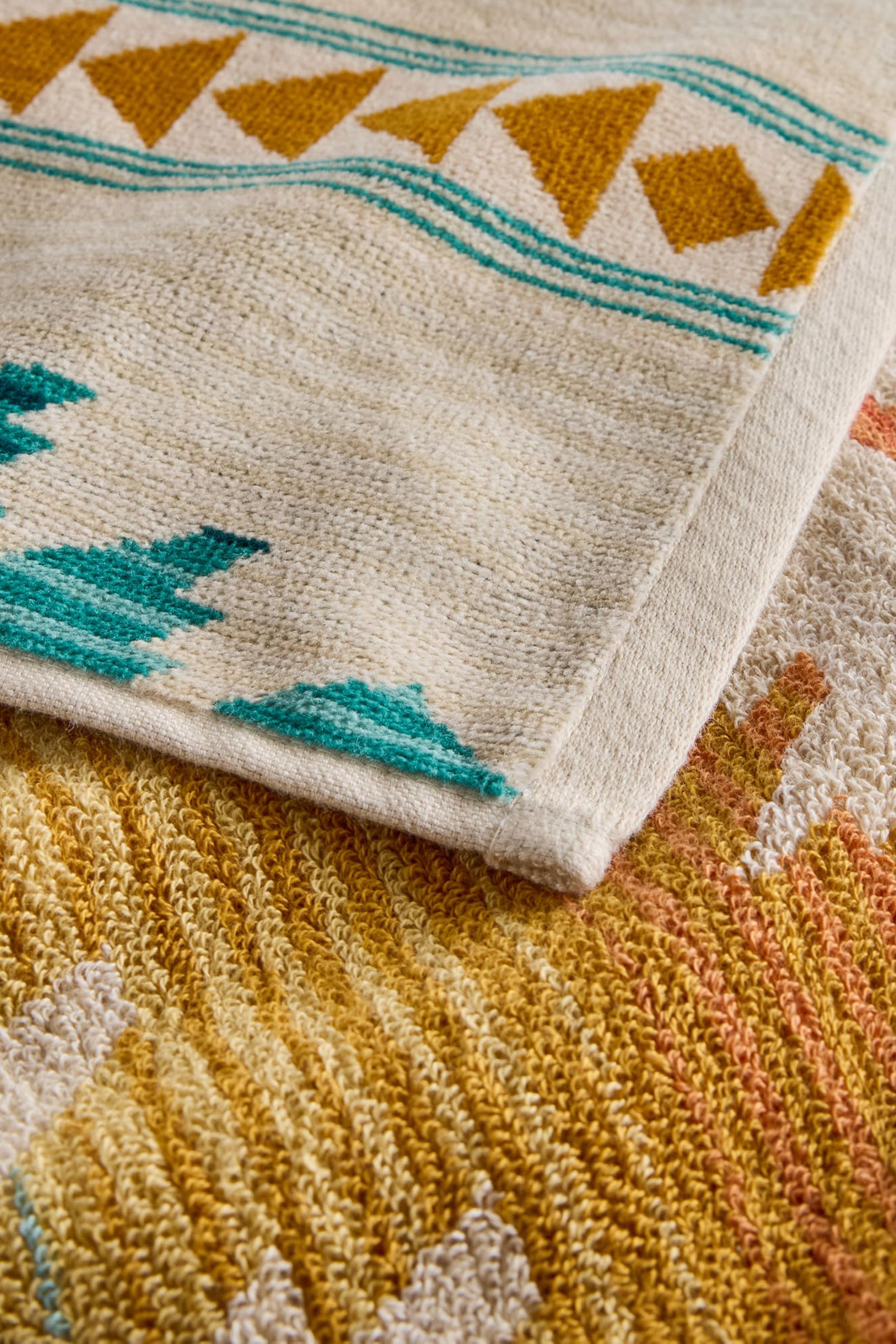Oversized Jacquard Towel Sunset Pass