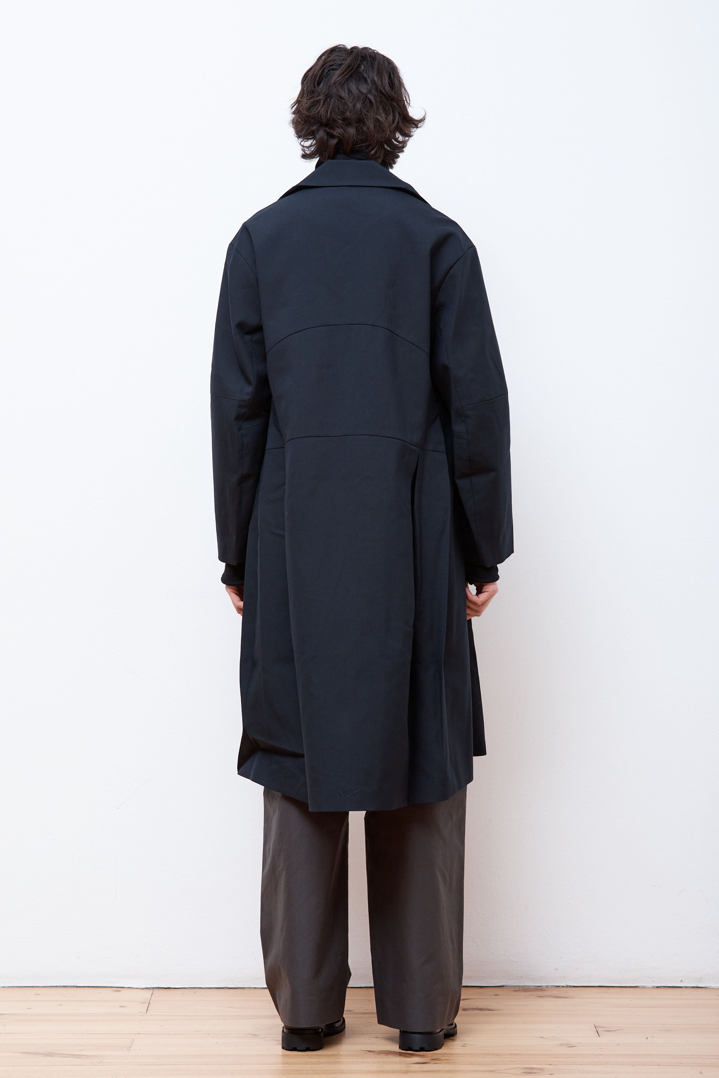 Resonance Pleat Coat Dark Navy