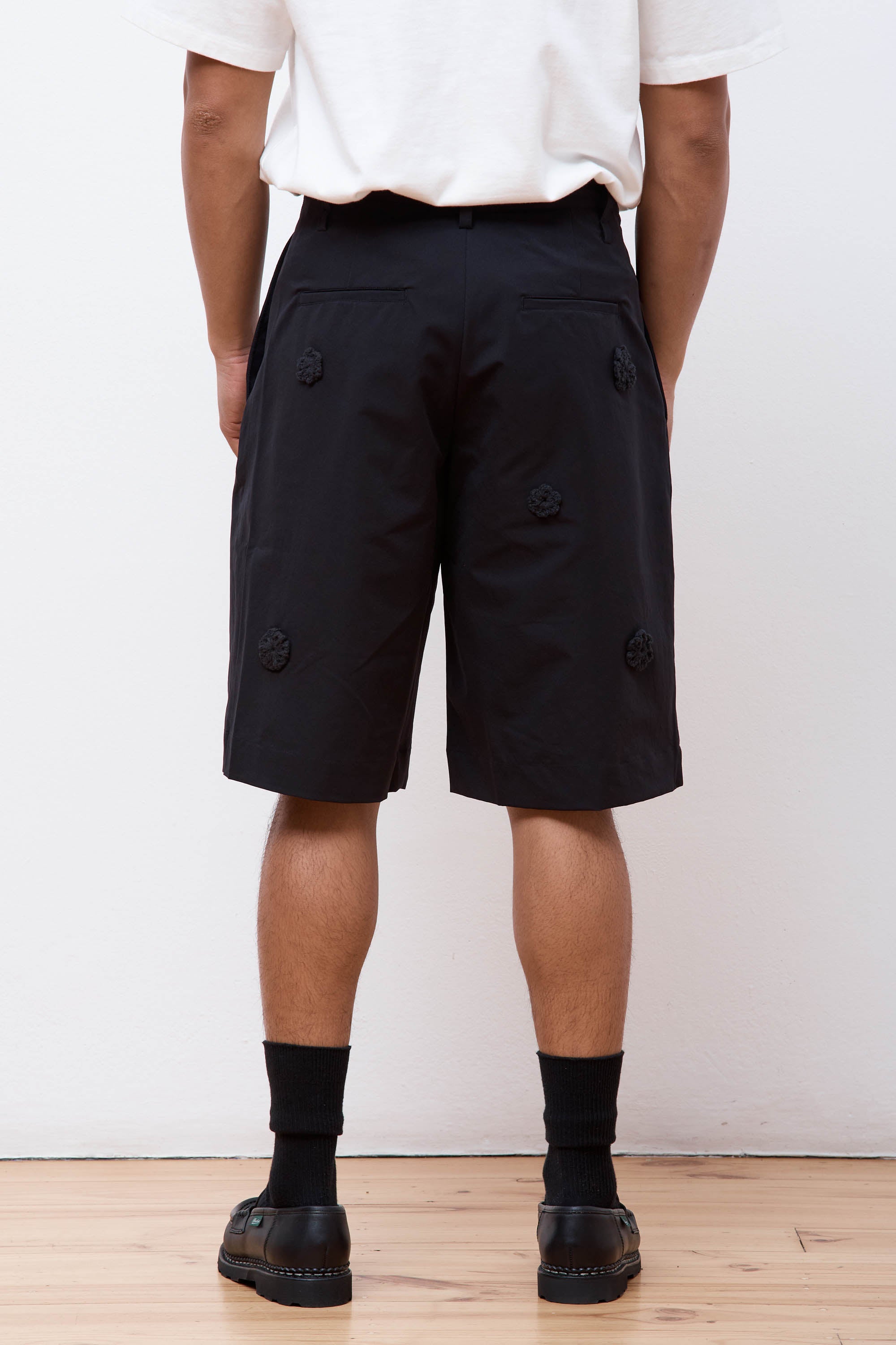 Single Pleated Shorts Black