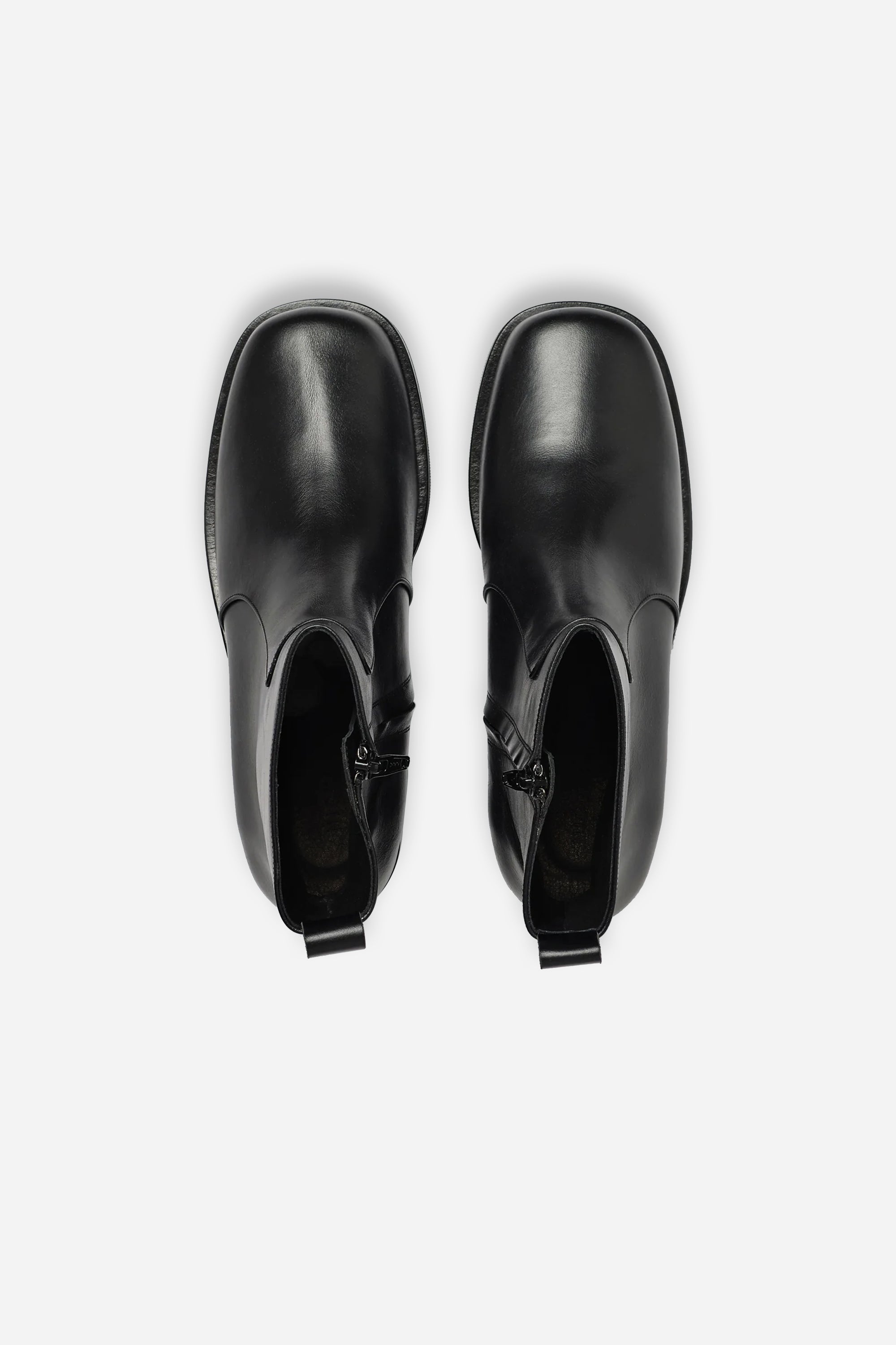 Square Boot Black
