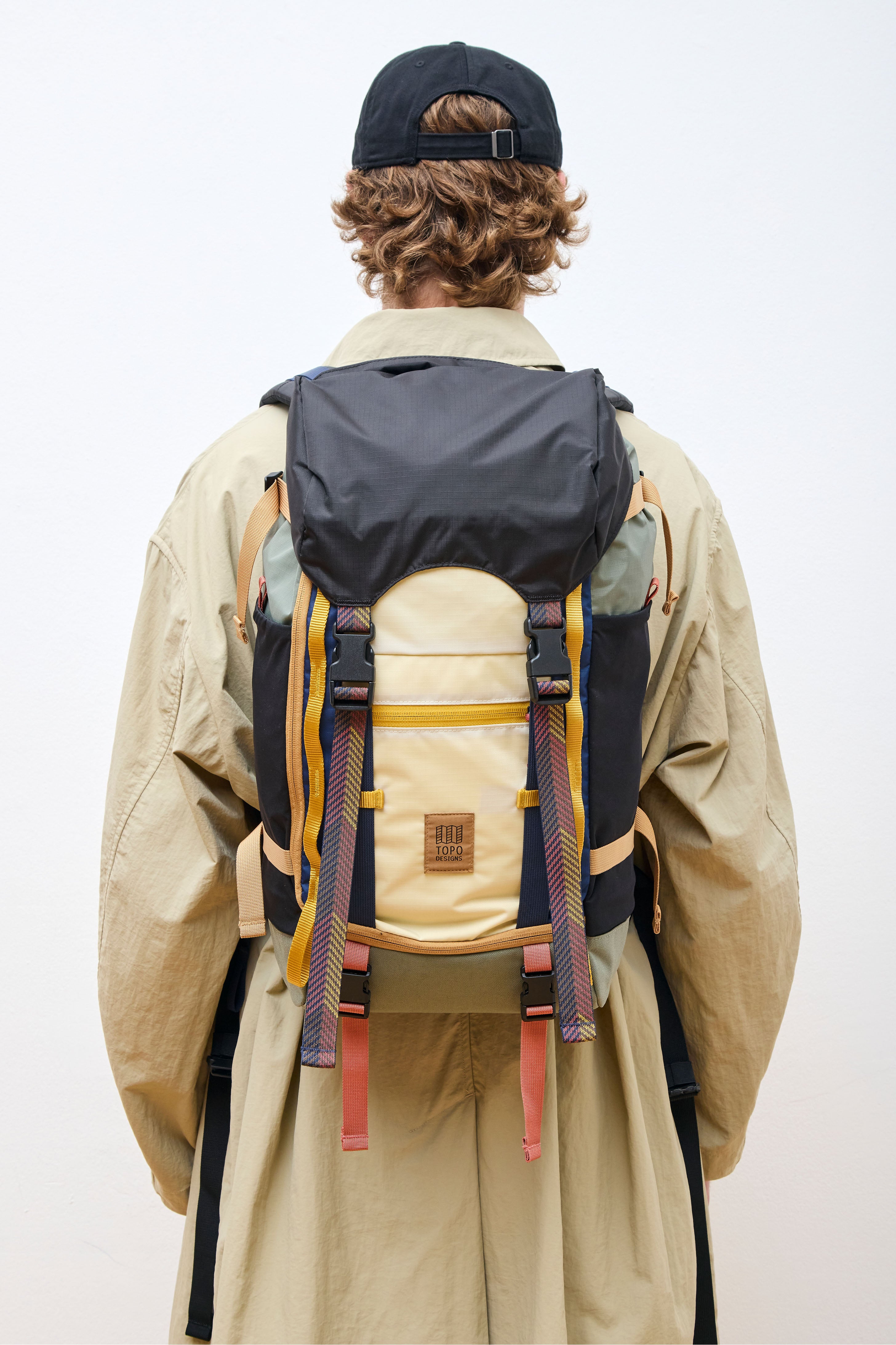 Rover Trail Pack 22L Bone White/Beetle