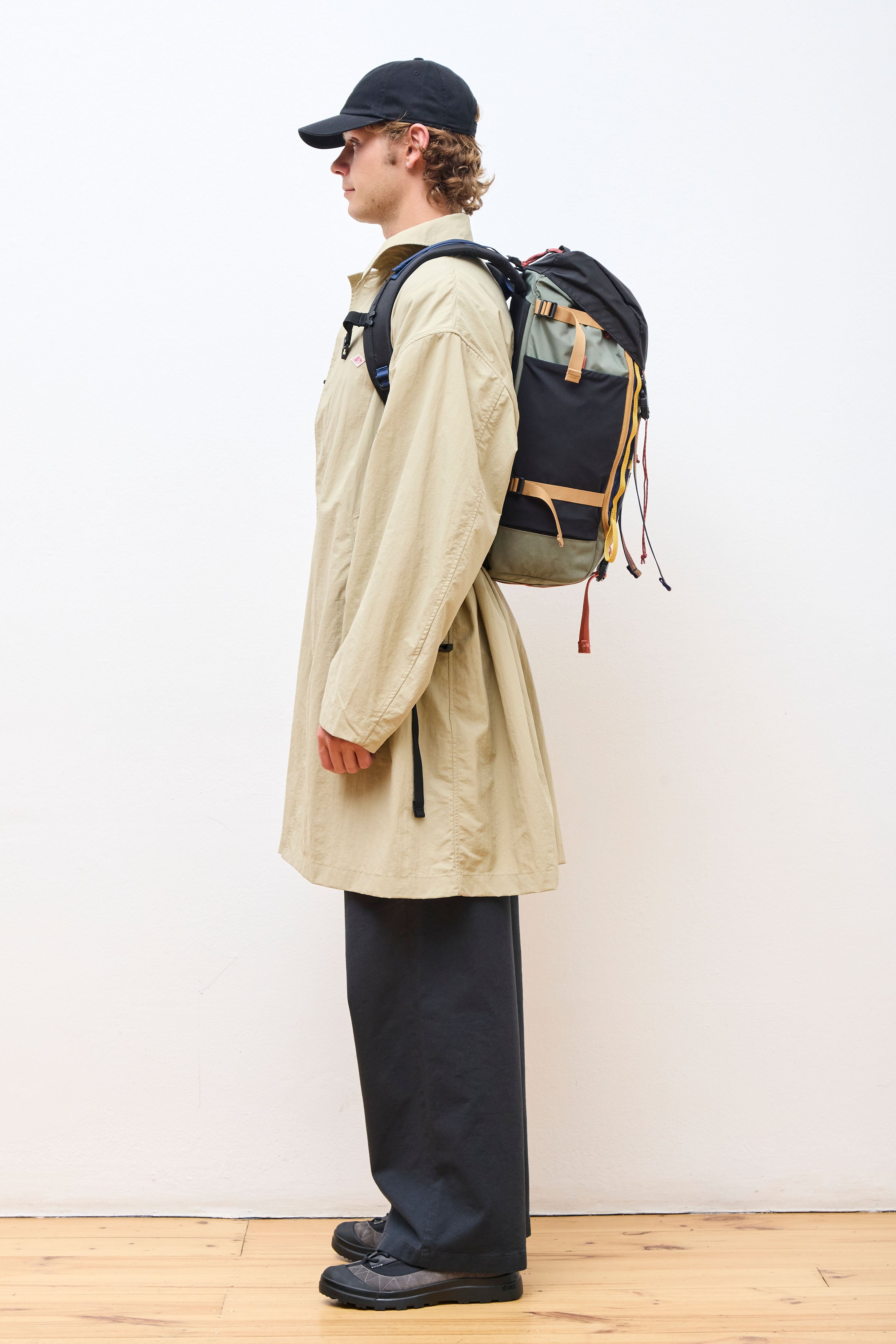 Rover Trail Pack 22L Bone White/Beetle