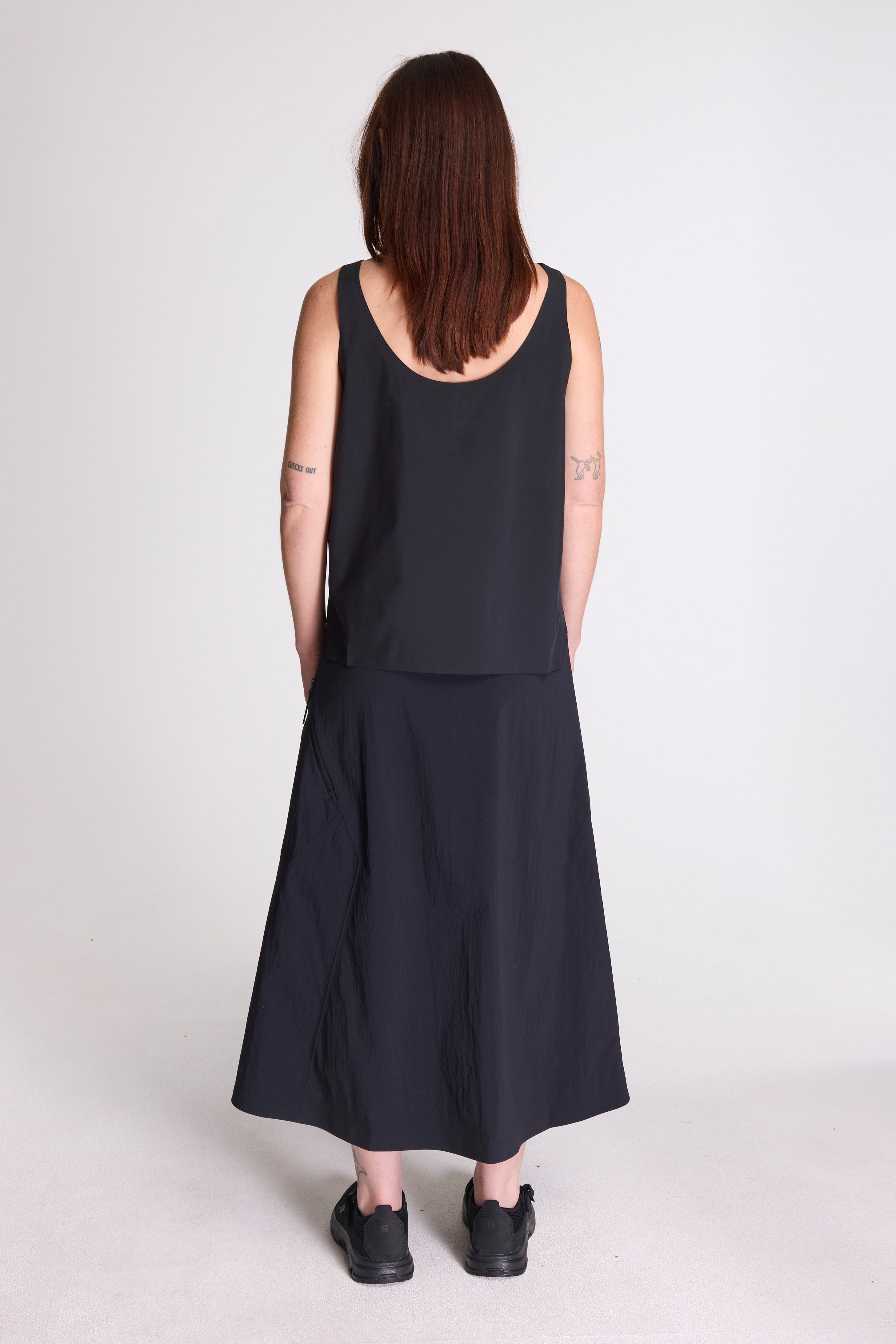 Eave Tank W Black