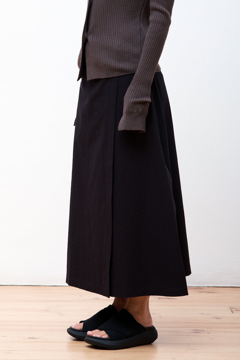 Textured Wrap Skirt Black Seersucker