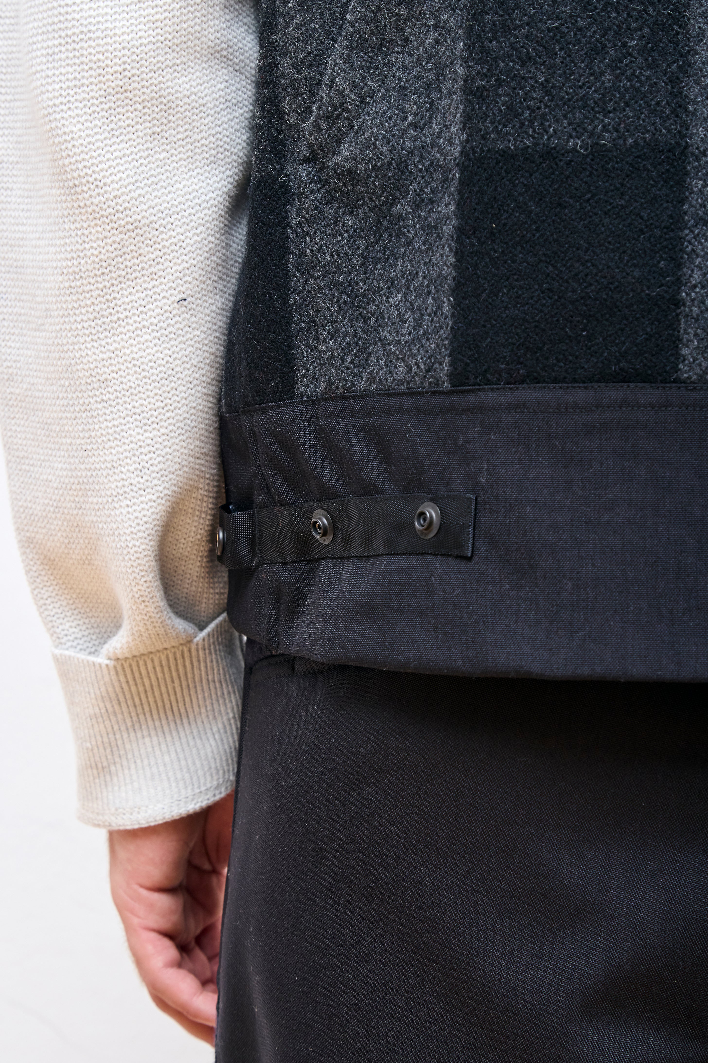 Buffalo Check 3Way Collar Bush Hike Vest Charcoal