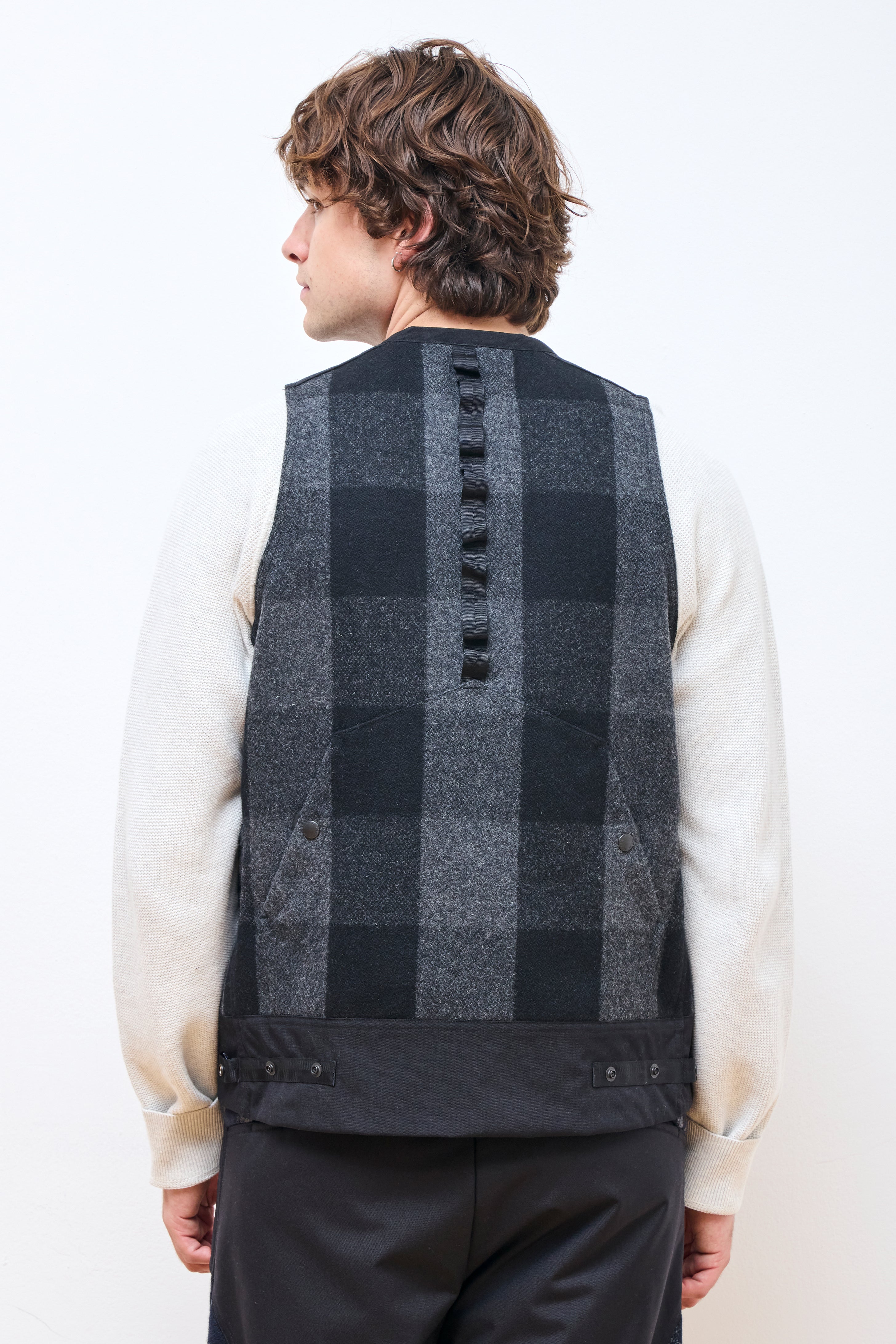 Buffalo Check 3Way Collar Bush Hike Vest Charcoal