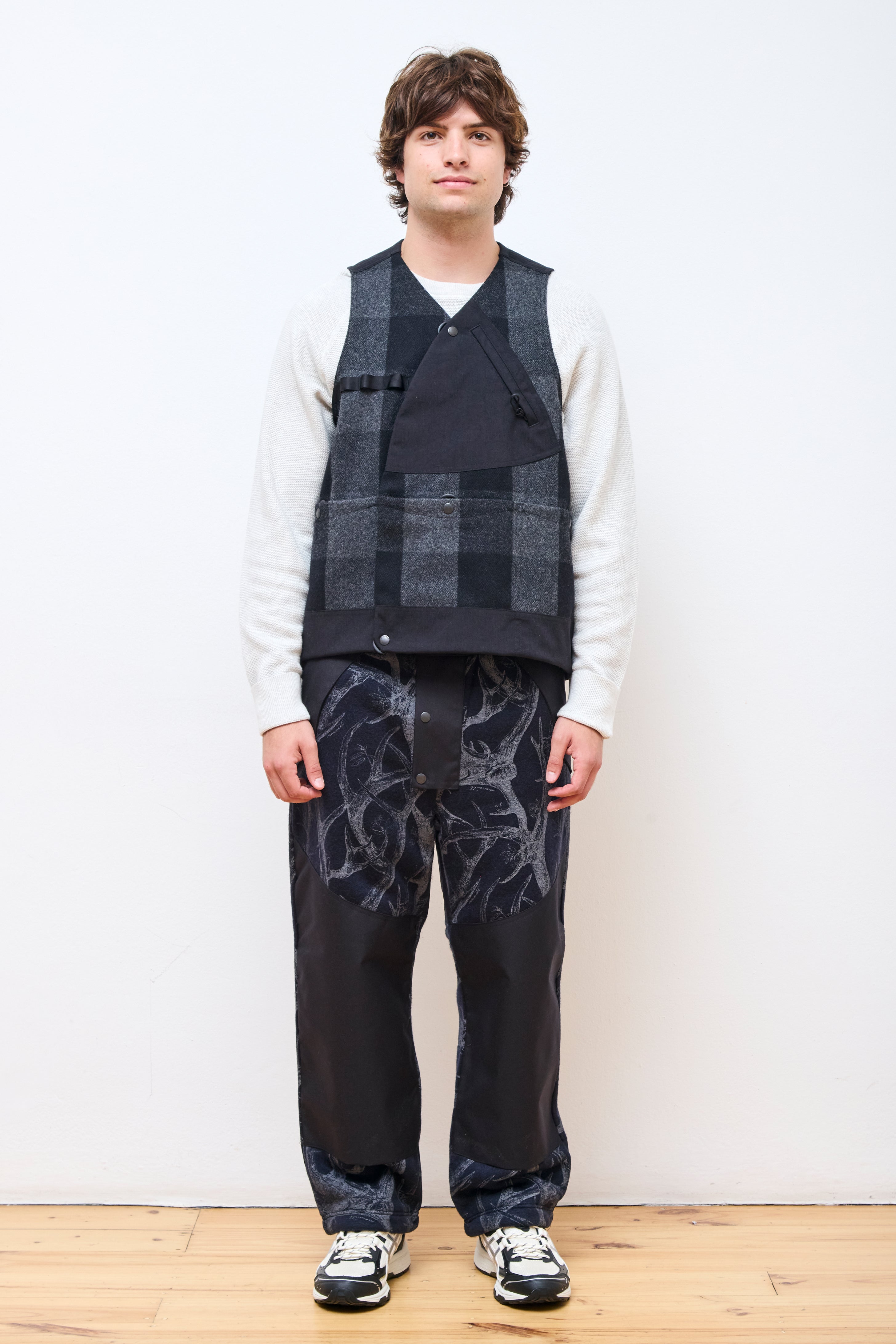 Buffalo Check 3Way Collar Bush Hike Vest Charcoal