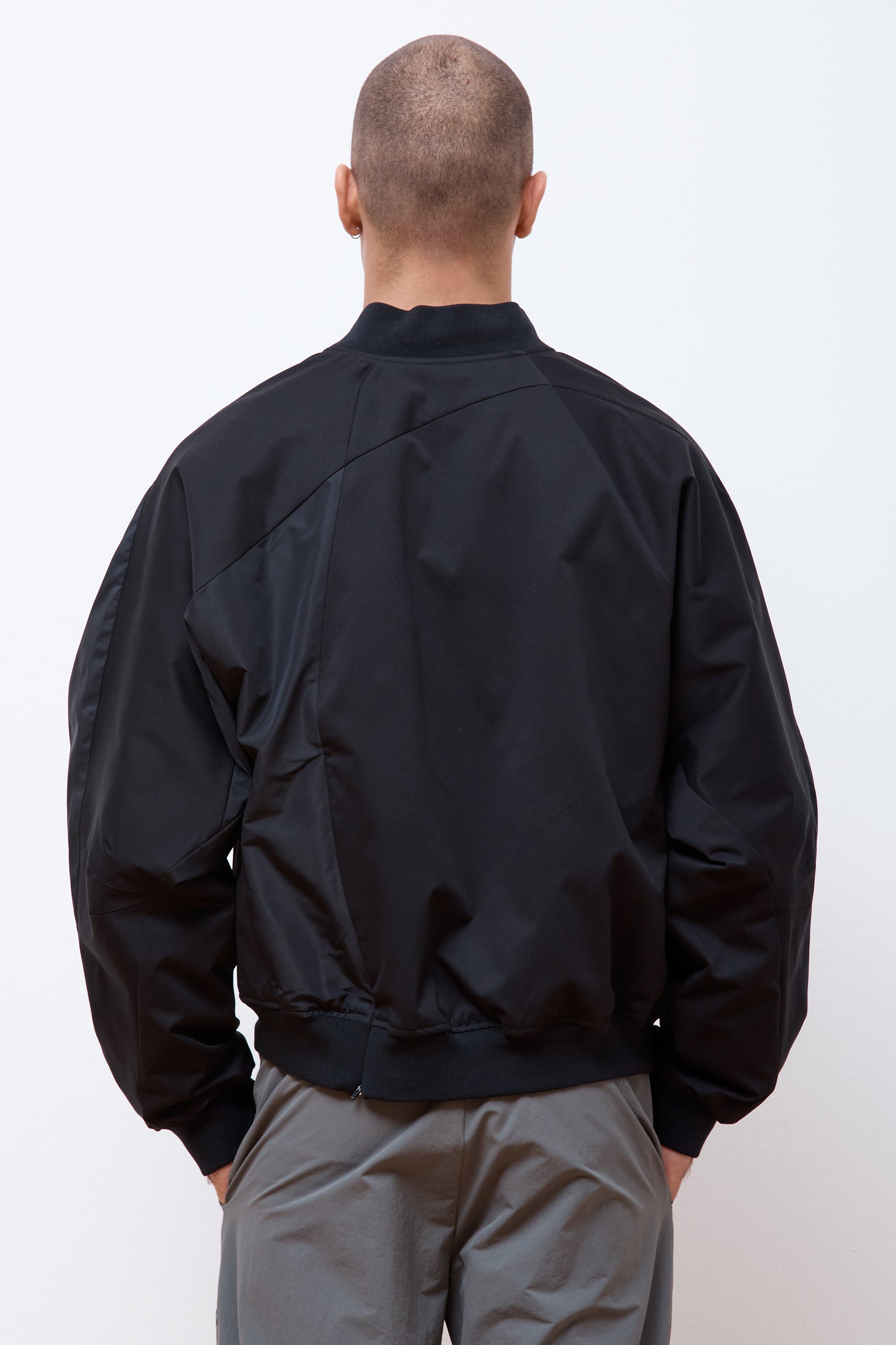 6.0 Bomber Center Black