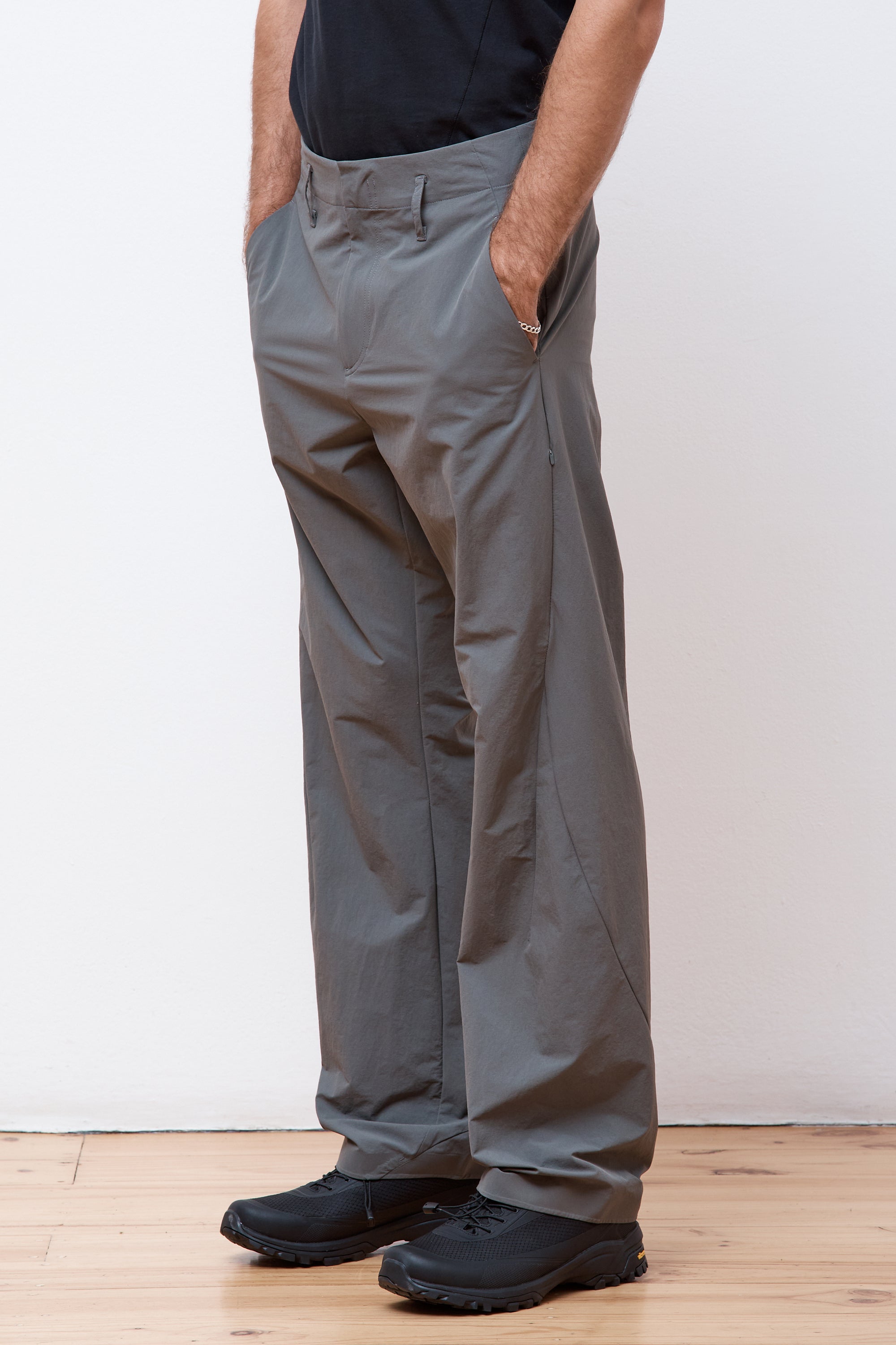 6.0 Trousers Right Charcoal