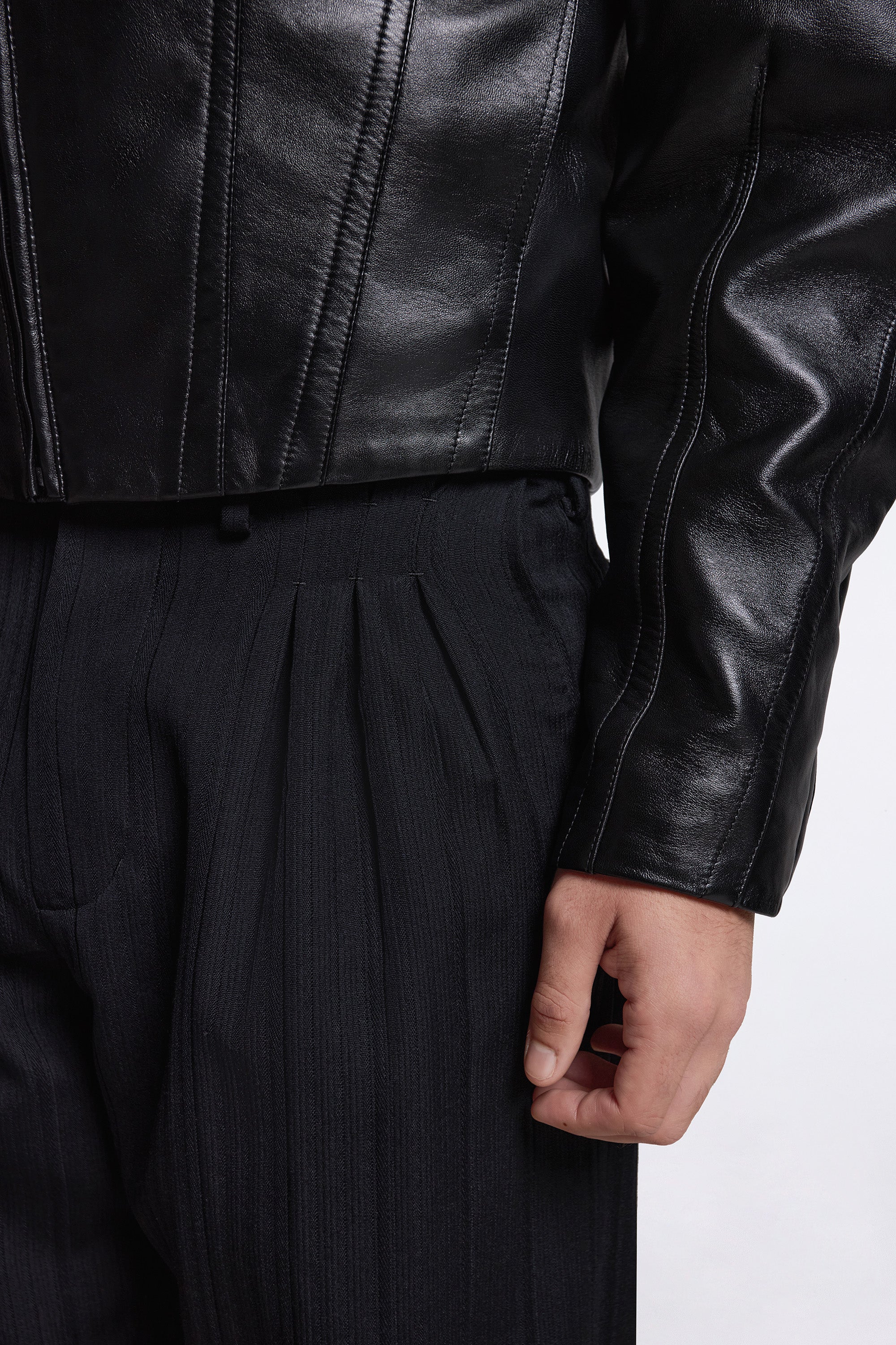 Tarhos Pleated Trouser Midnight Black