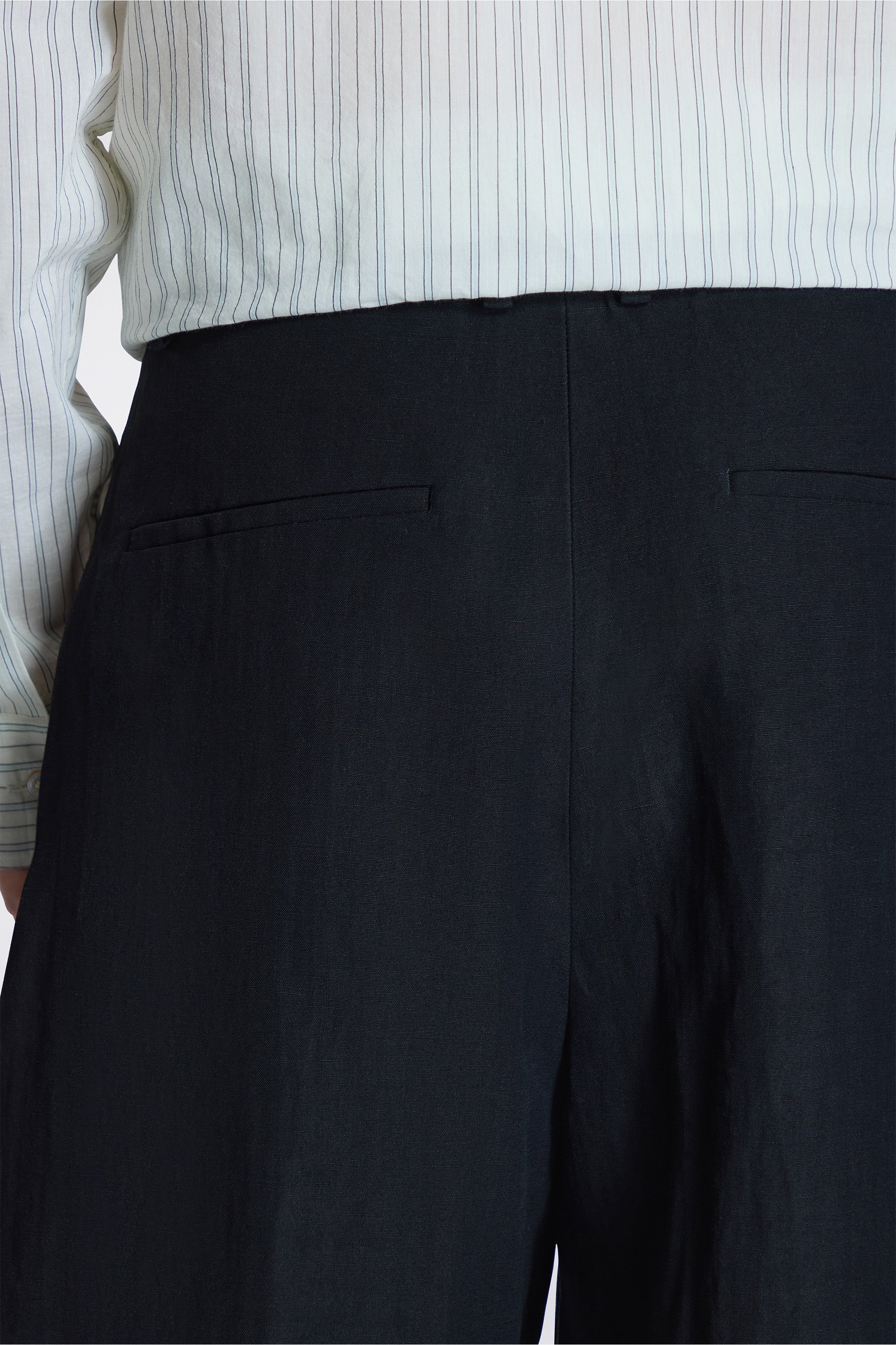 Line Pant Black
