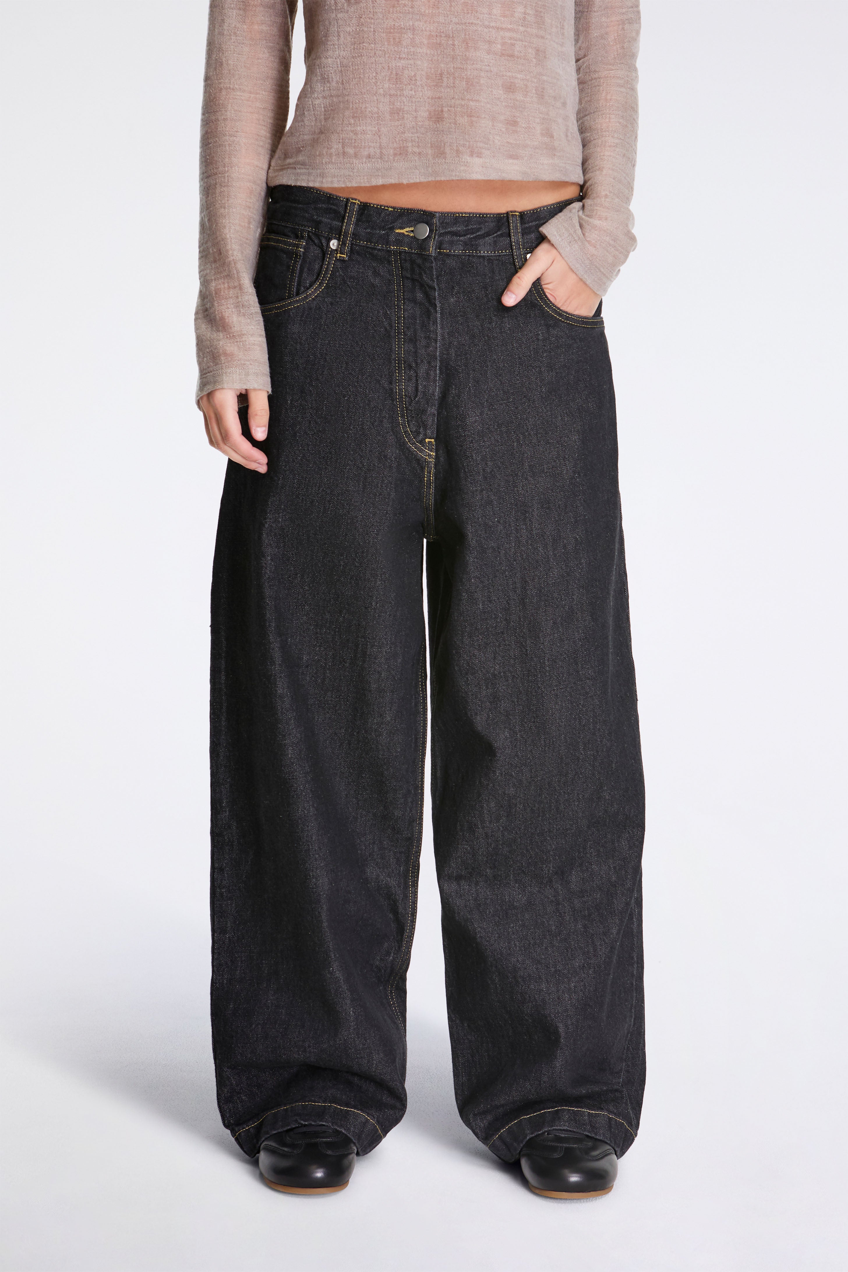 Nieve Curved Leg Pant Black