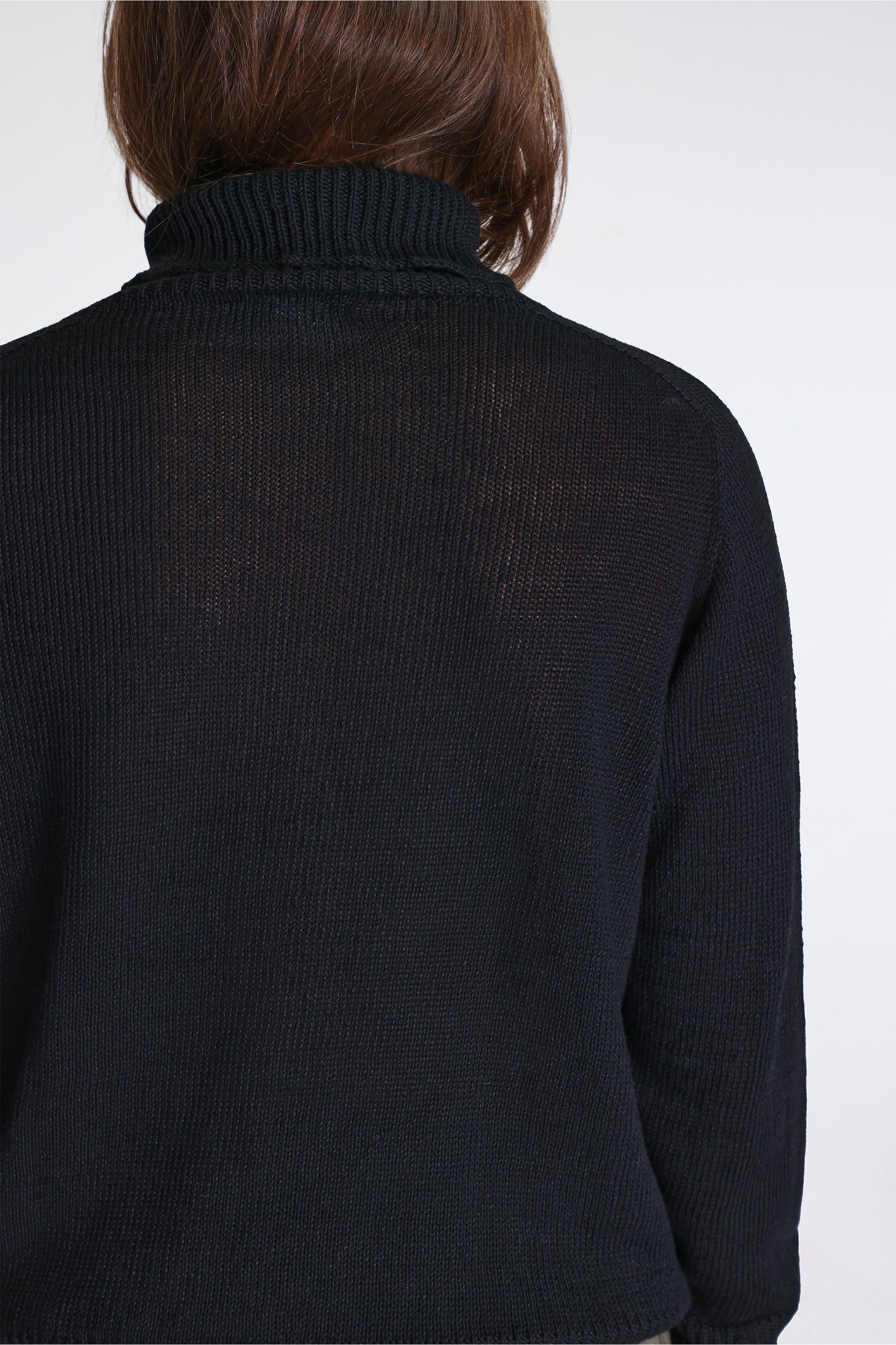 Seamless Roll Neck Black