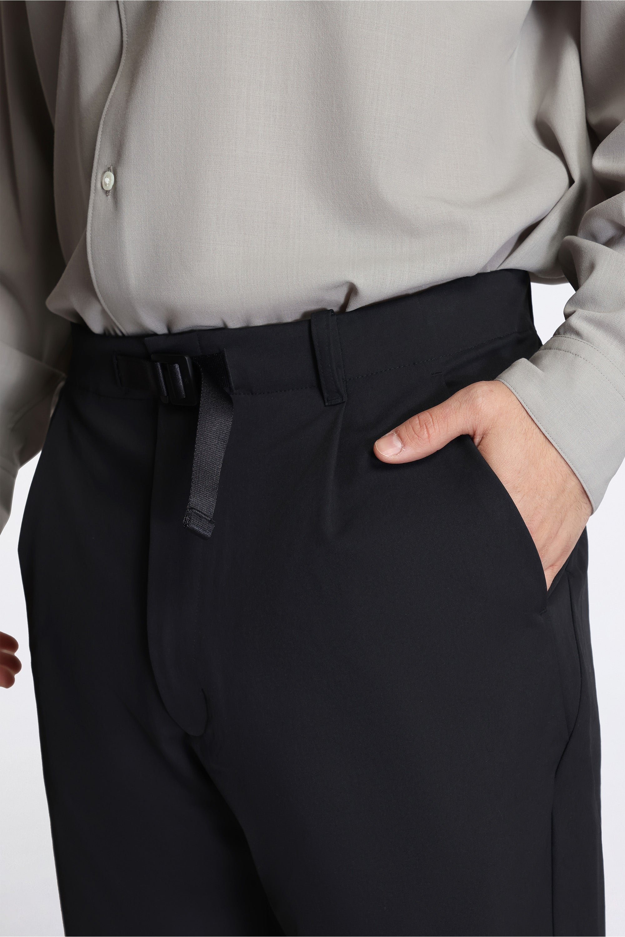 One Tuck Tapered Stretch Pants Black